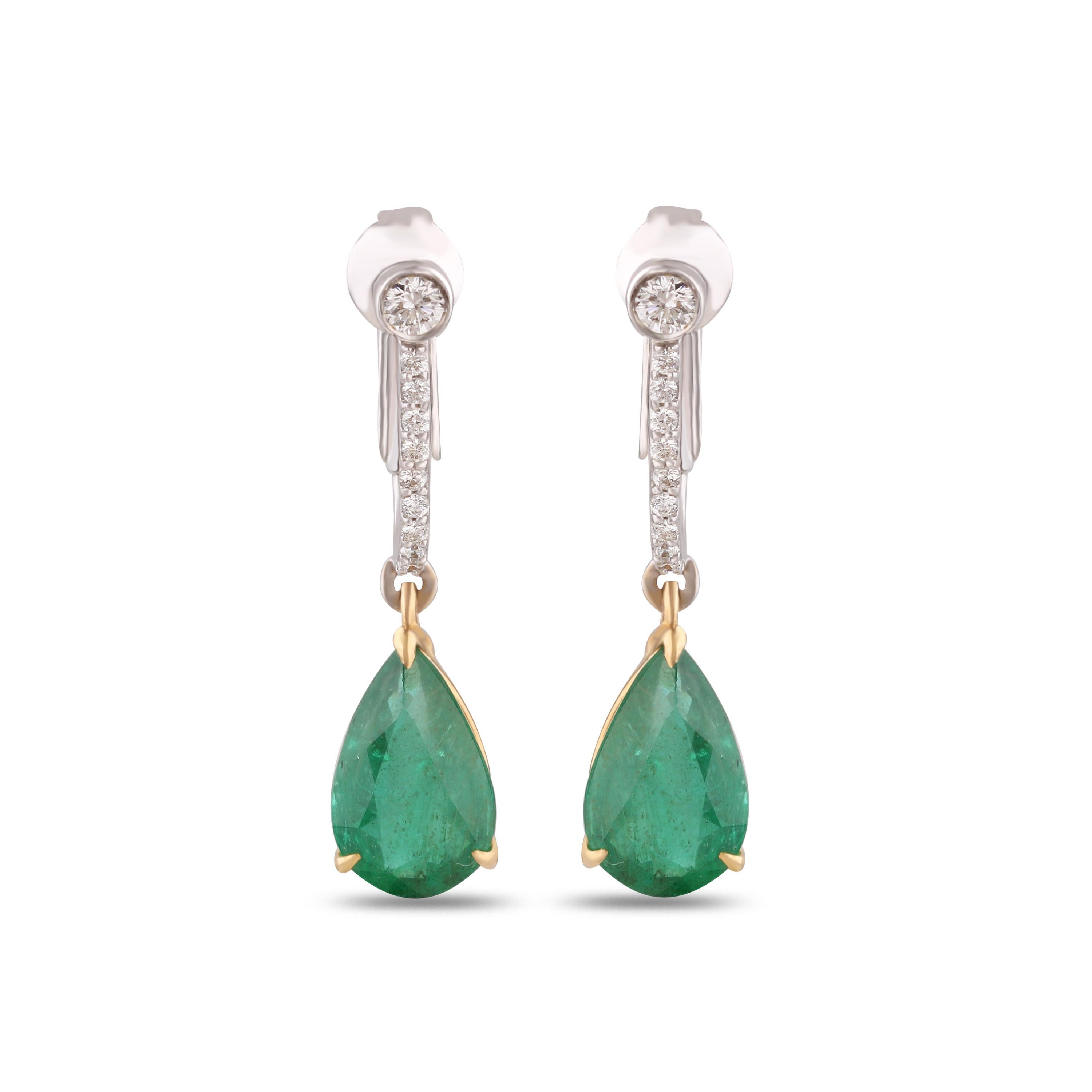 Contemporary Studio Rêves Lever-Back Diamond and Emerald Drop Dangling Earrings in 18k Gold For Sale