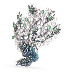 Studio Rêves Broche "Plumaje majestuoso" El pavo real de titanio y oro de 18 quilates