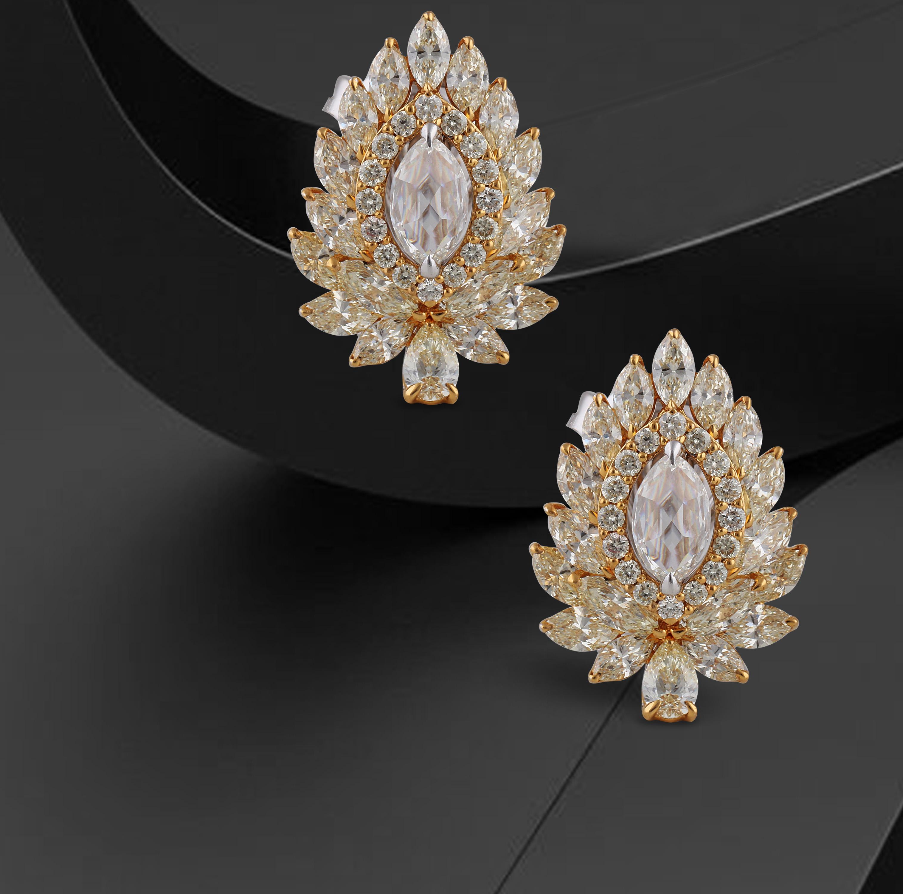 Studio Rêves Marquise and Pear Diamonds Stud Earrings in 18 Karat Gold In New Condition For Sale In Mumbai, Maharashtra