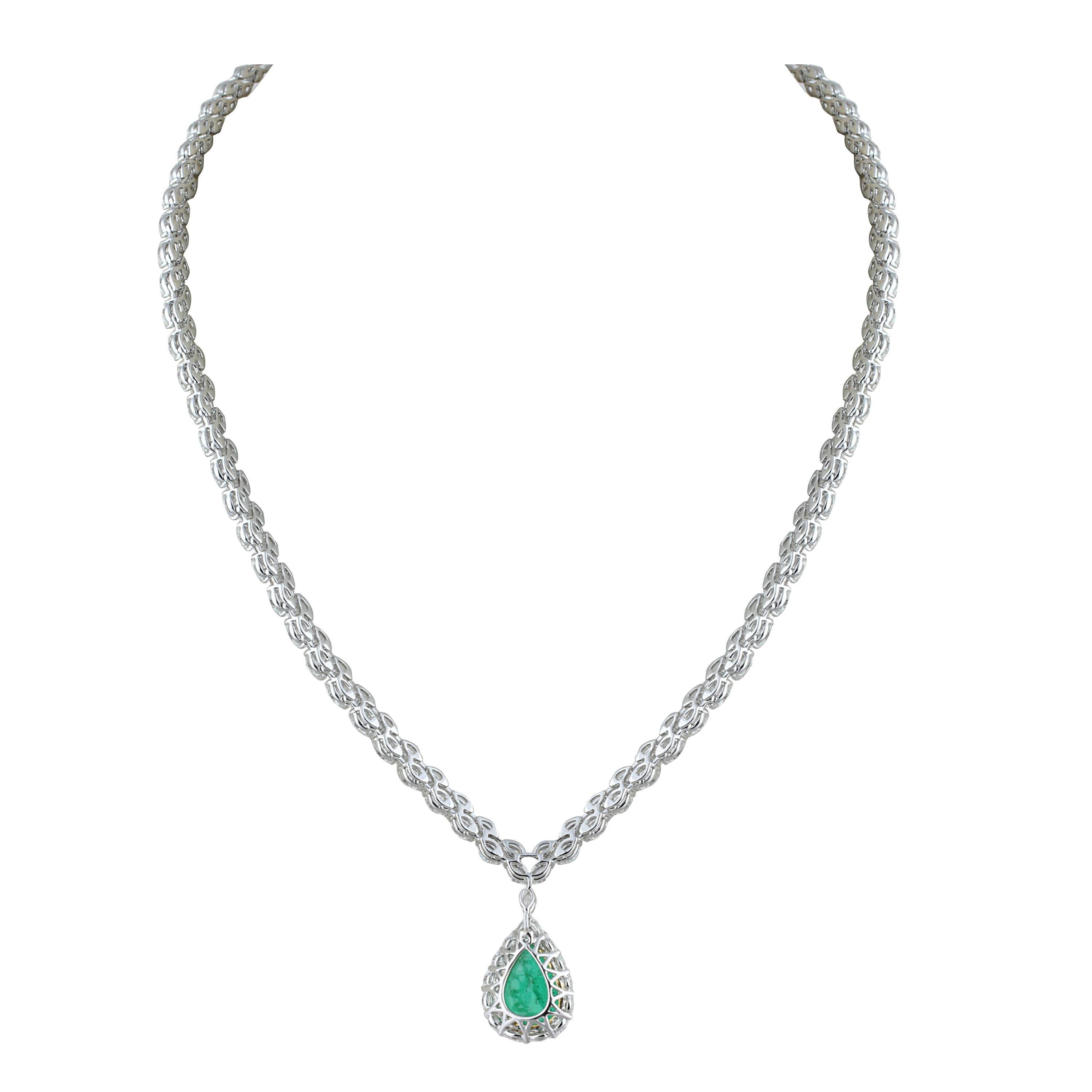 Studio Rêves Marquise Diamonds Line Necklace in 18 Karat Gold with Emerald Pear In New Condition For Sale In Mumbai, Maharashtra