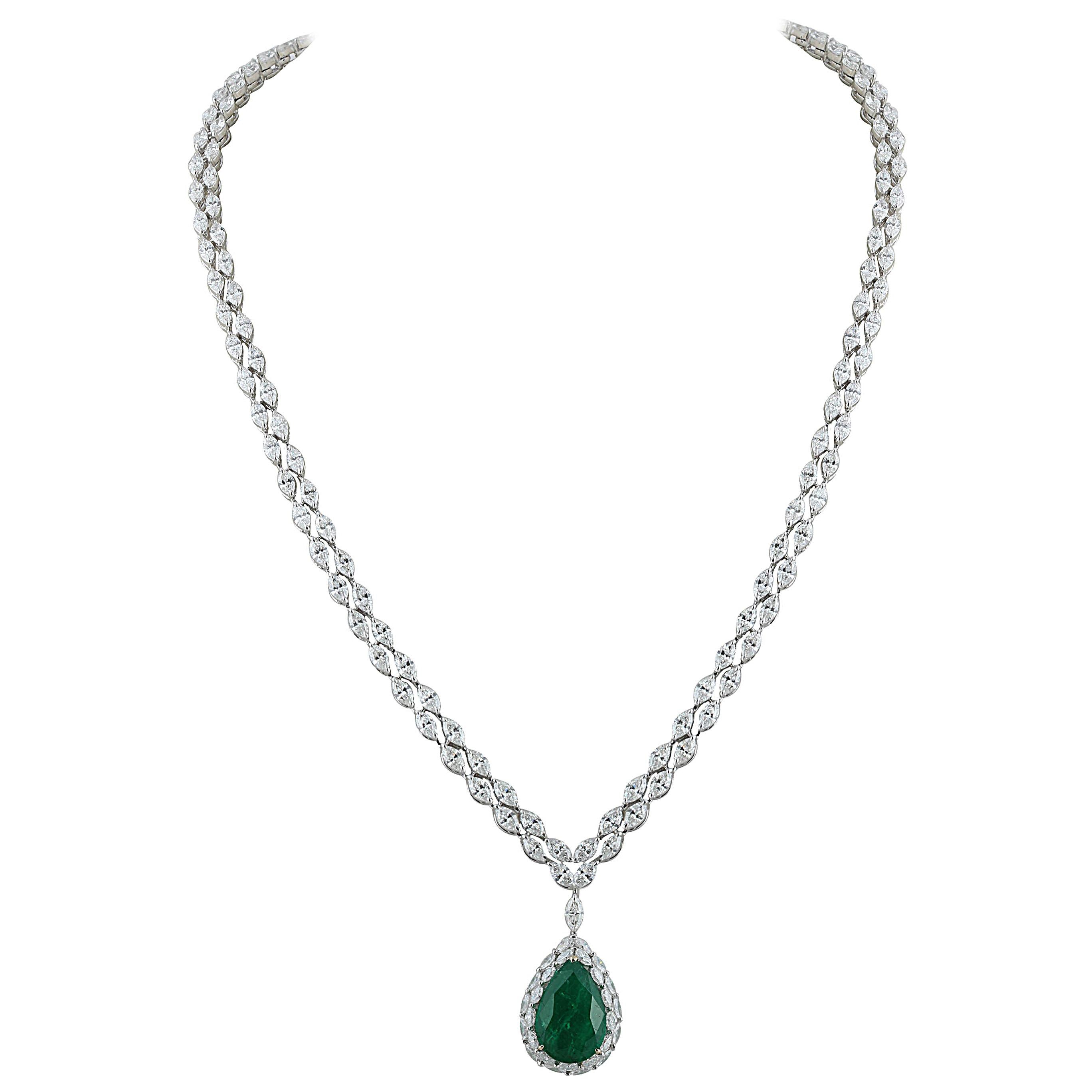 Studio Rêves Marquise Diamonds Line Necklace in 18 Karat Gold with Emerald Pear For Sale
