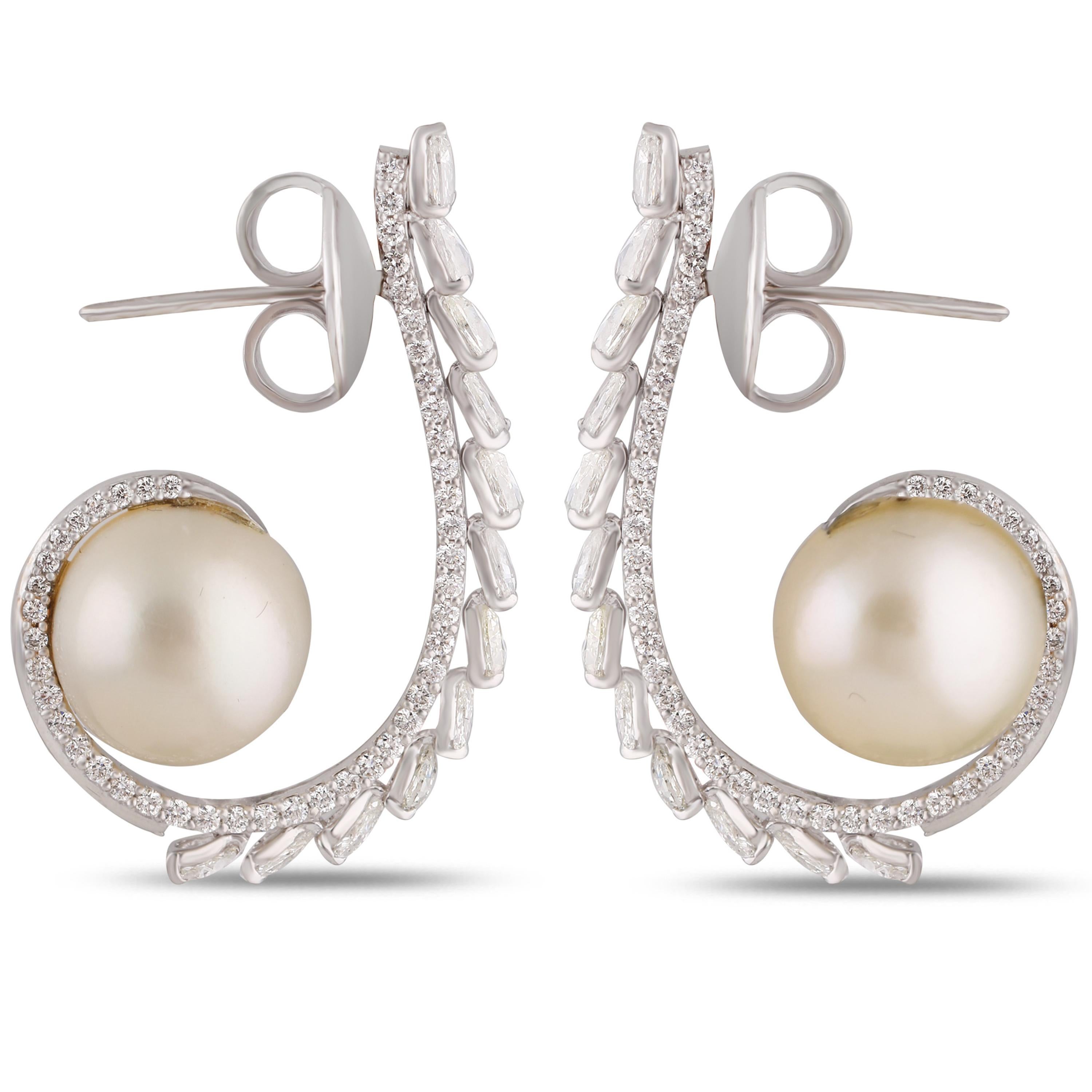 Women's Studio Rêves Pear Diamond and Pearl Stud Earrings in 18 Karat White Gold For Sale