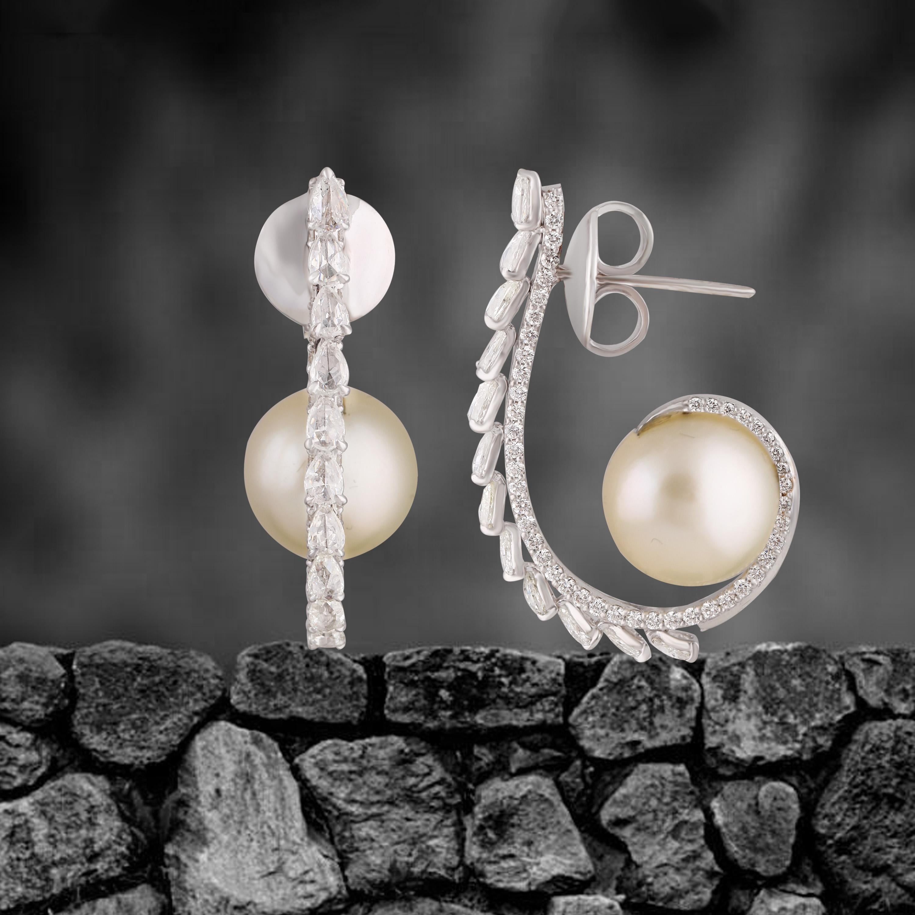 Studio Rêves Pear Diamond and Pearl Stud Earrings in 18 Karat White Gold For Sale 2