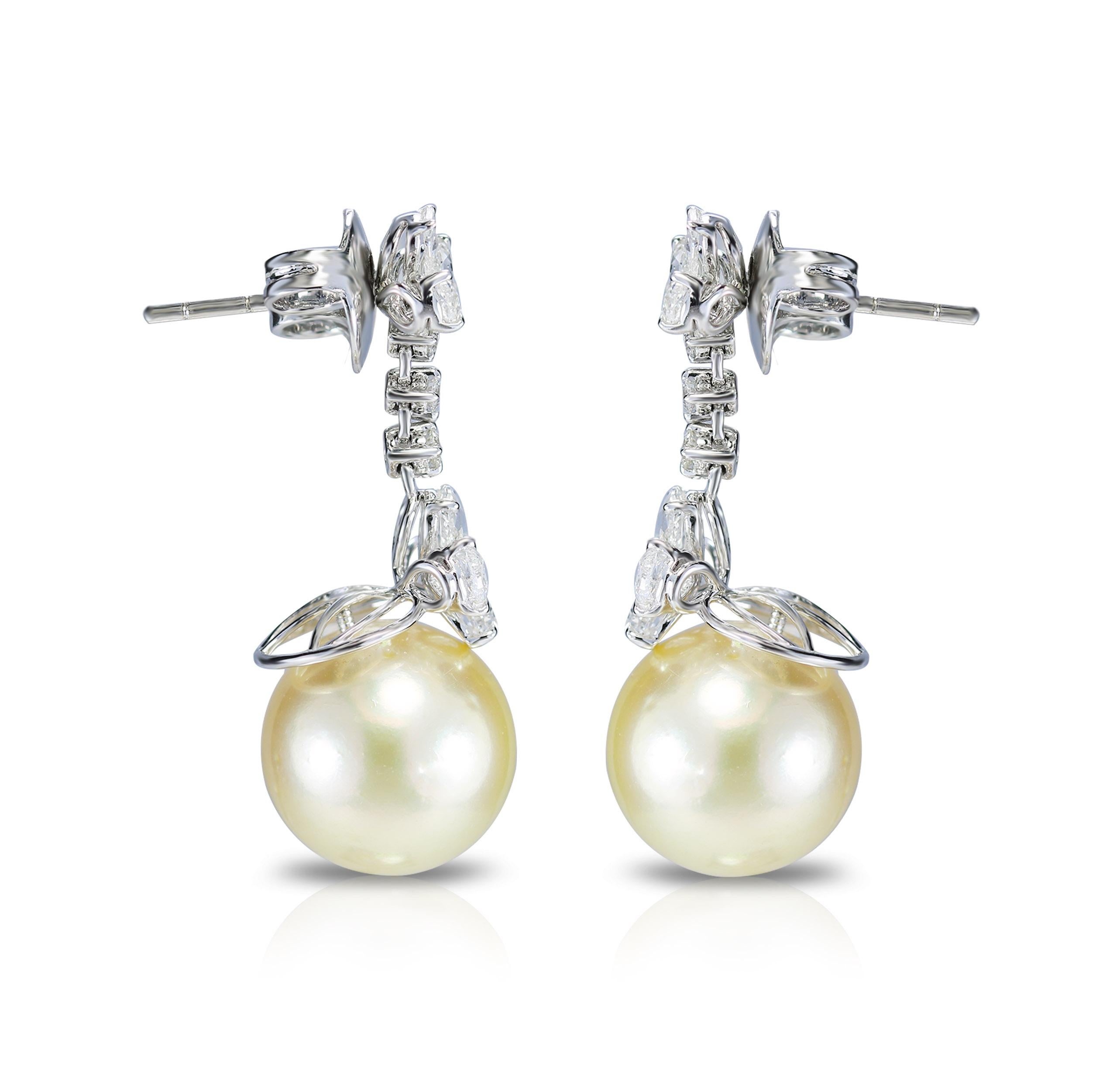 Women's Studio Rêves Pear Rose Cut Diamonds and South Sea Pearl Earrings in 18K Gold For Sale
