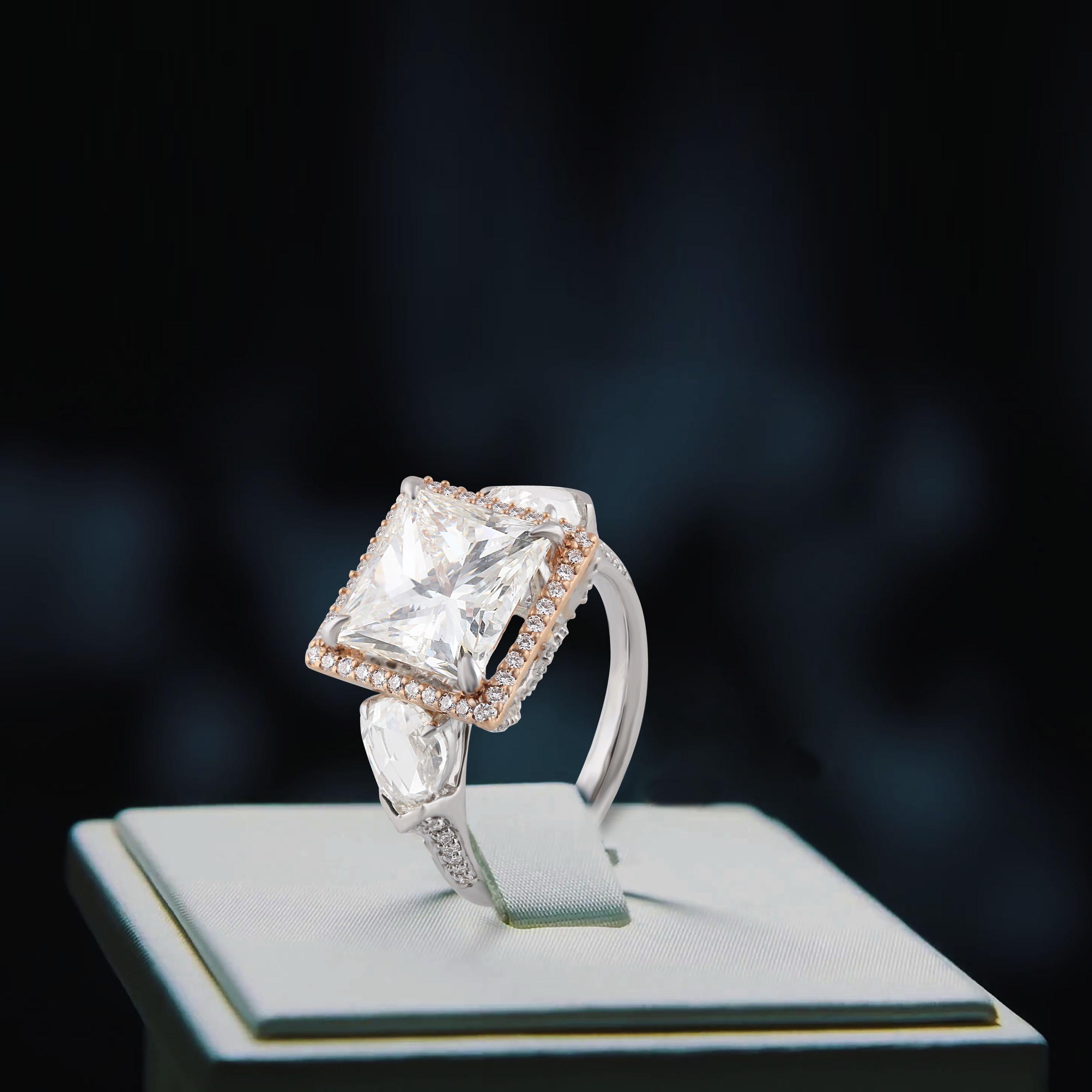 Studio Rêves Princess Diamond Ring in 18 Karat Gold For Sale 4