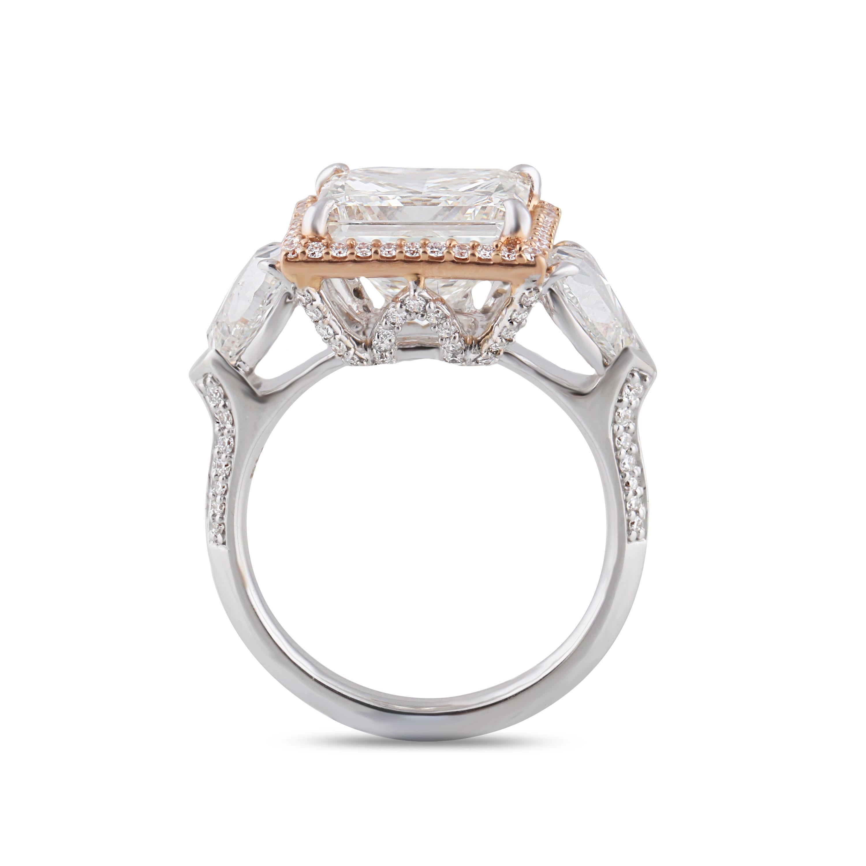 Studio Rêves Princess Diamond Ring in 18 Karat Gold For Sale 1