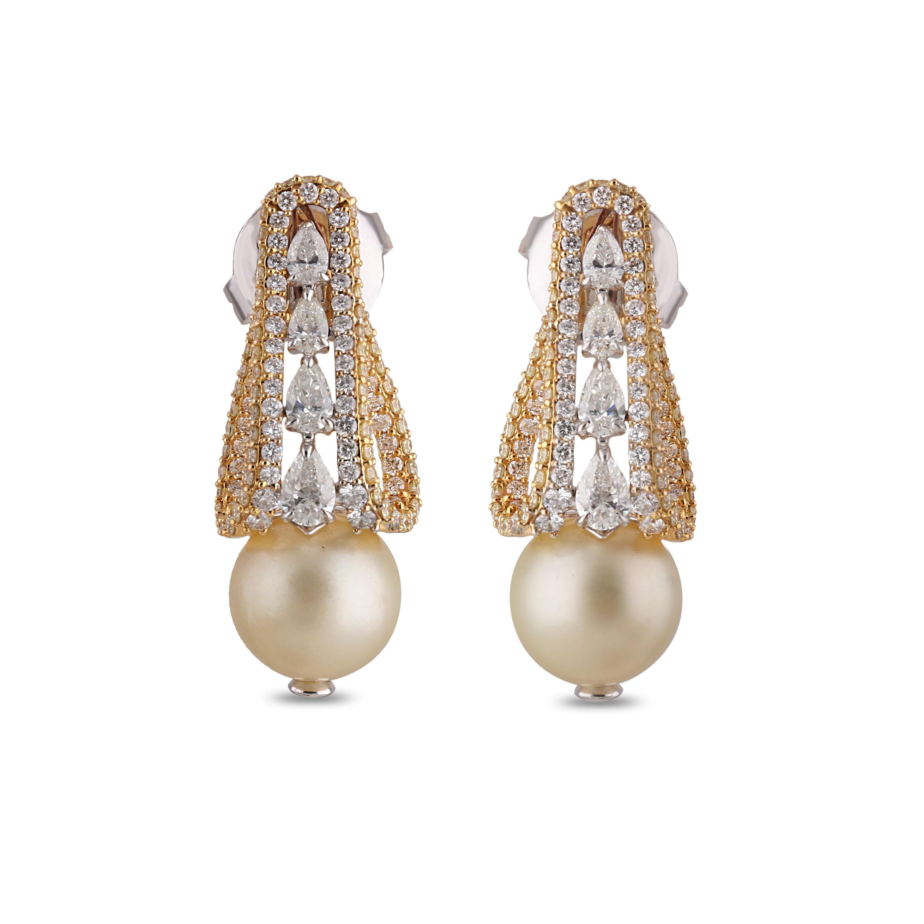 Women's Studio Rêves Ribbon Fold Diamond and South Sea Pearls Stud Earrings in 18K Gold For Sale