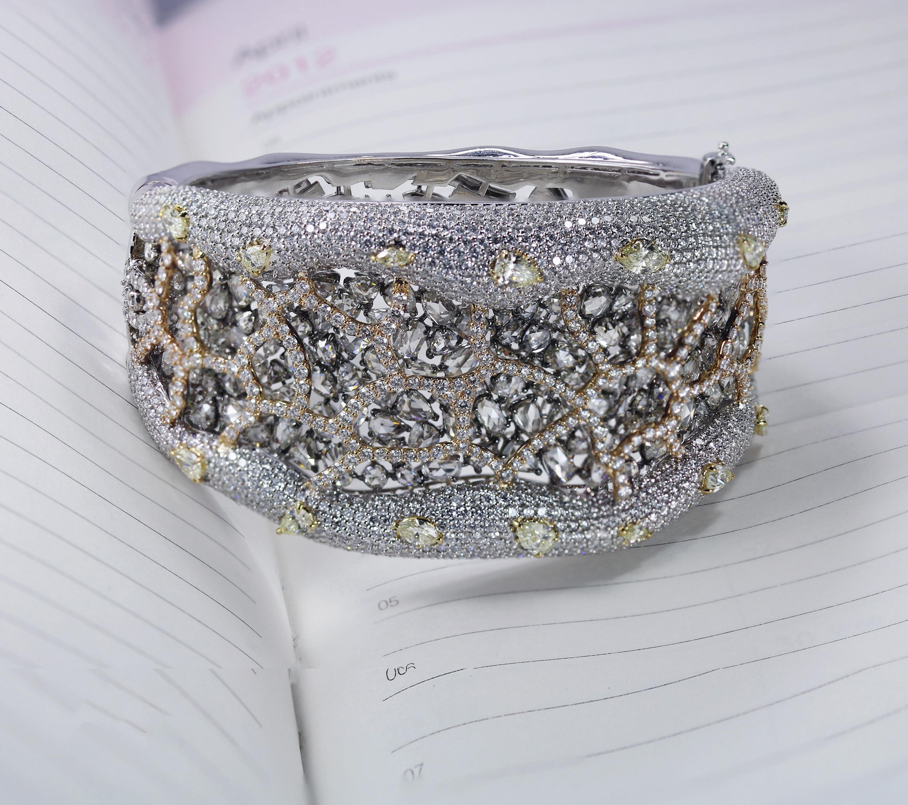 Studio Rêves Rose Cut and Brilliant Cut Diamond Carpet Cuff Bracelet in 18K Gold For Sale 3