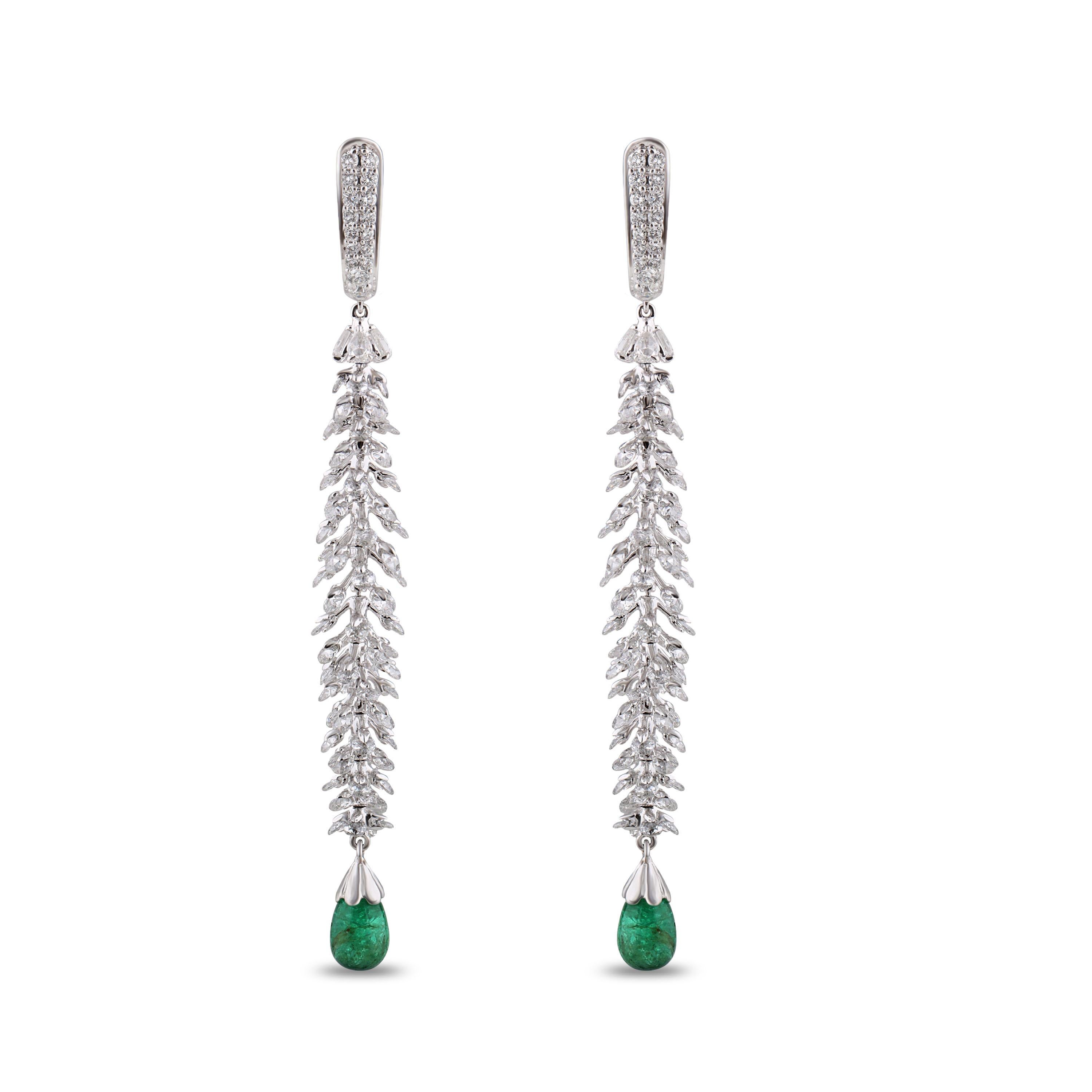 Studio Rêves Rose Cut Dangling Earrings with Emeralds in 18 Karat Gold In New Condition For Sale In Mumbai, Maharashtra