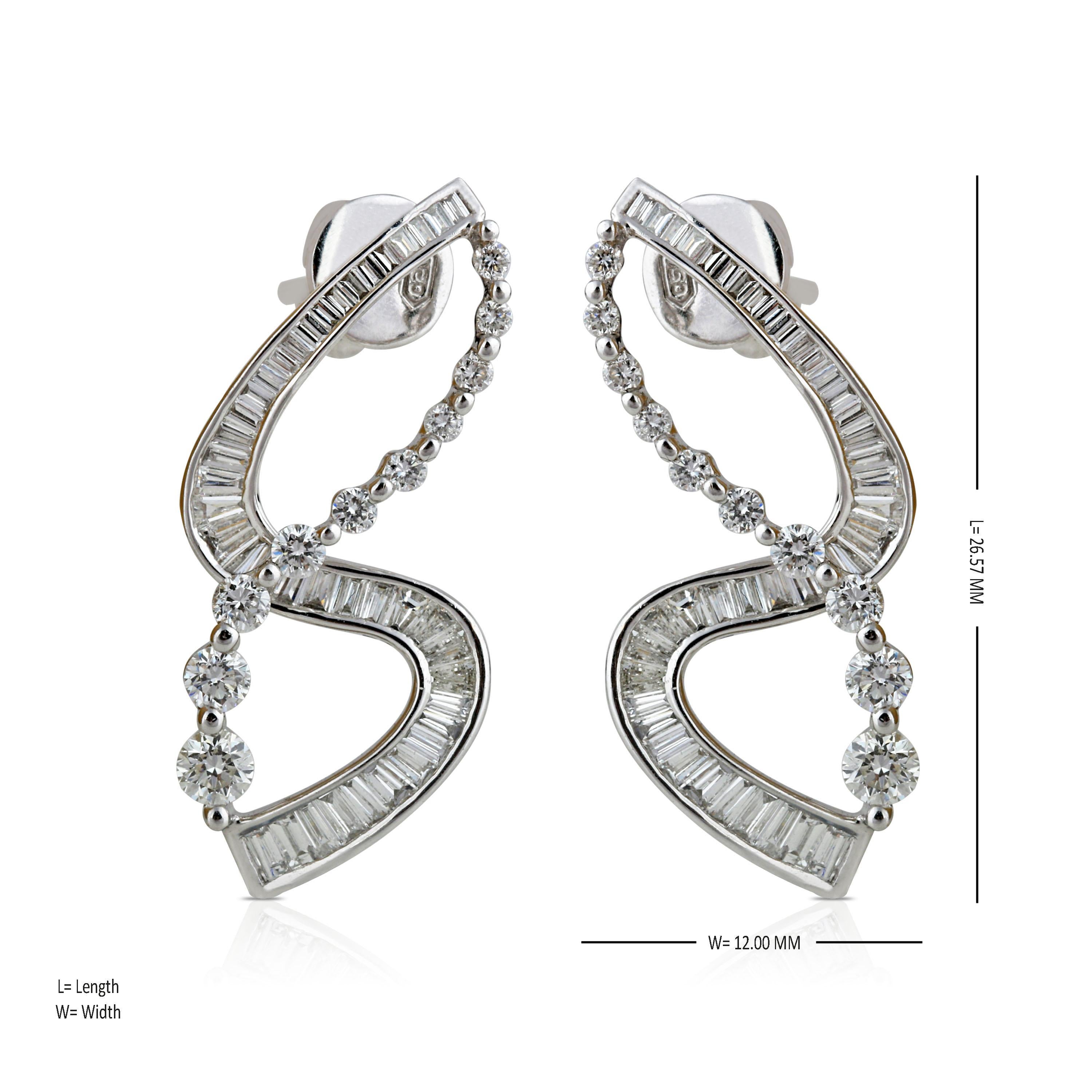 Studio Rêves S-Shaped Diamond Earrings in 18 Karat White Gold im Zustand „Neu“ in Mumbai, Maharashtra