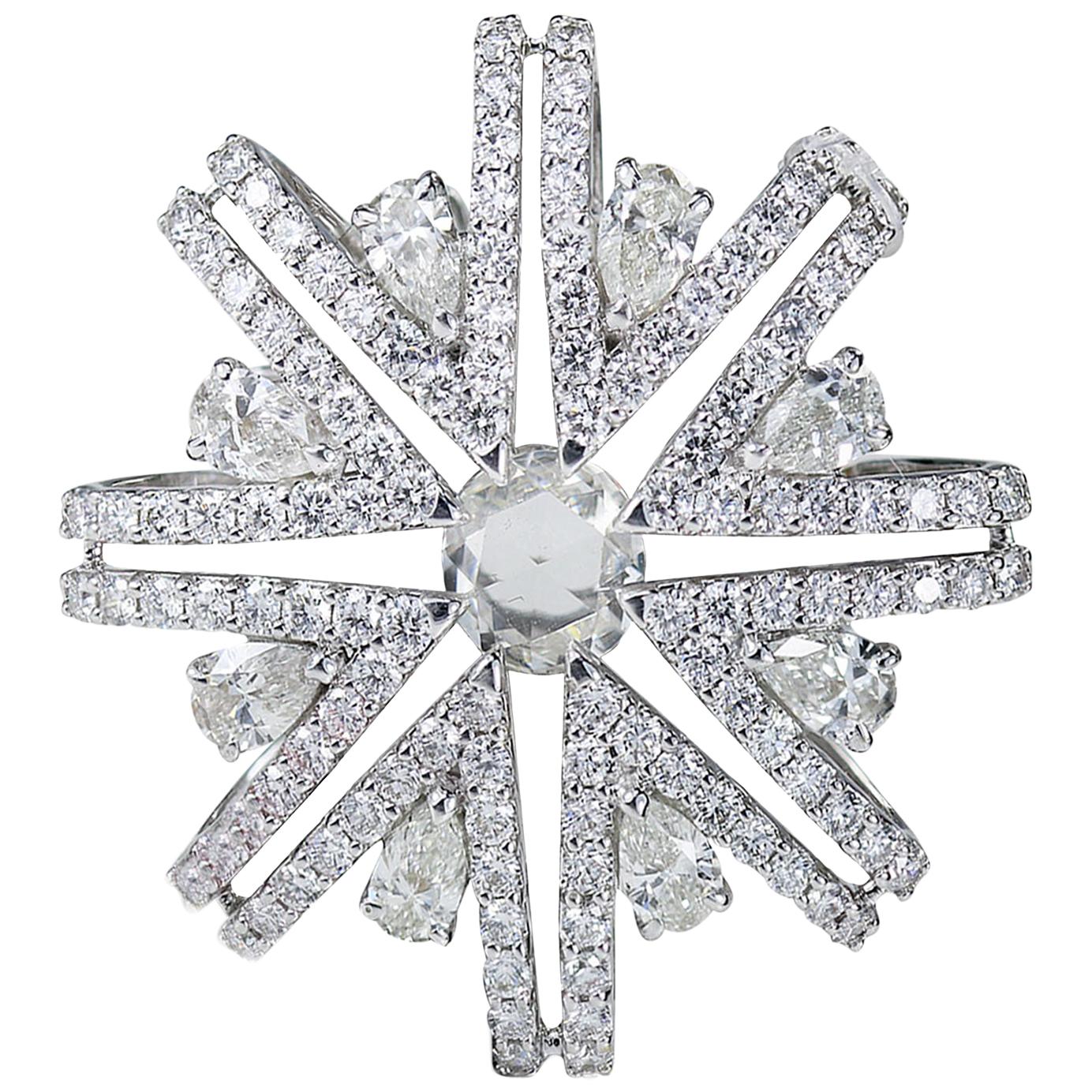 Studio Rêves Snowflakes Pendant in 18 Karat White Gold and Diamonds For Sale