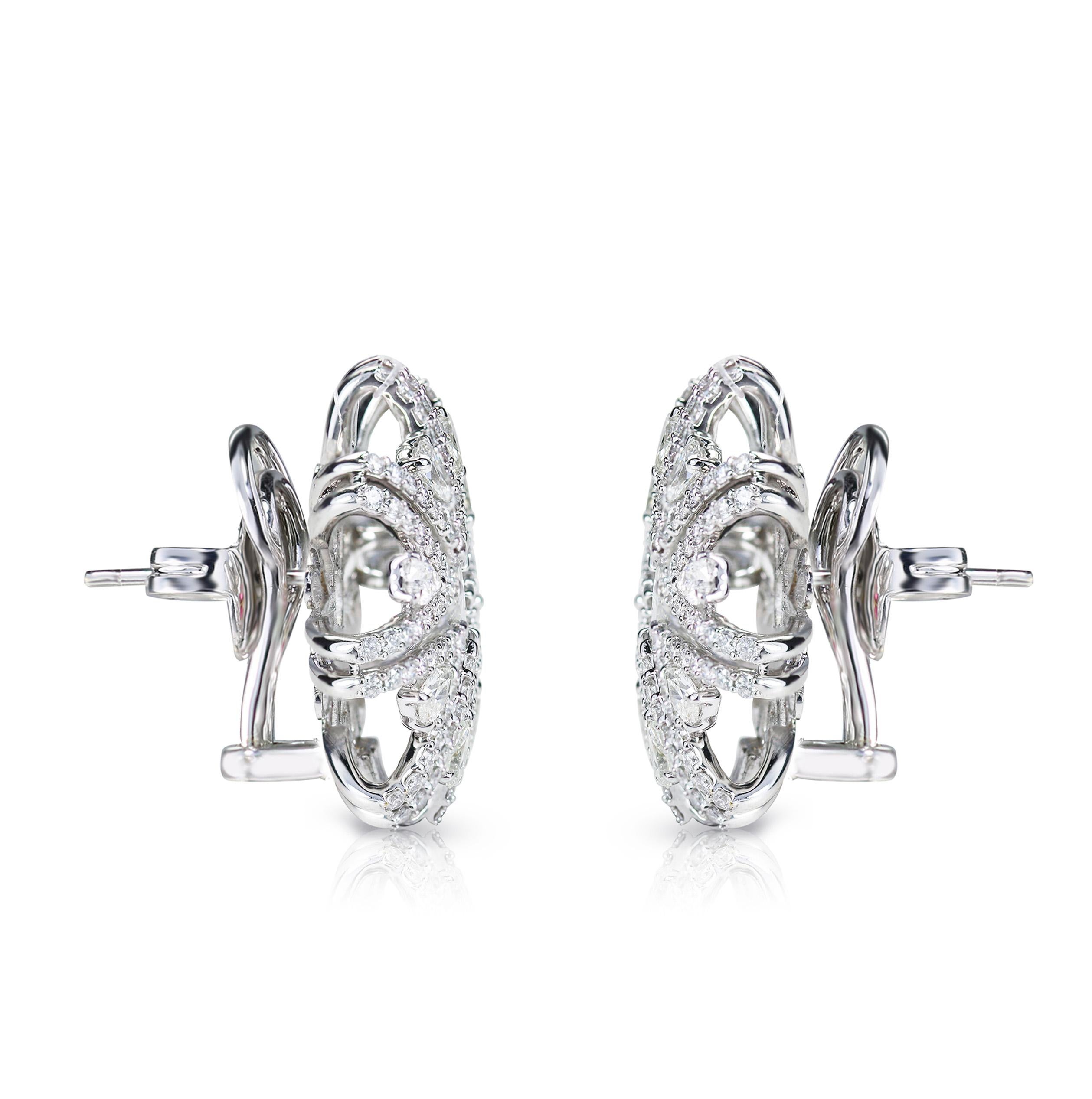 Contemporary Studio Rêves Snowflakes Stud Earrings in 18 Karat White Gold and Diamonds For Sale