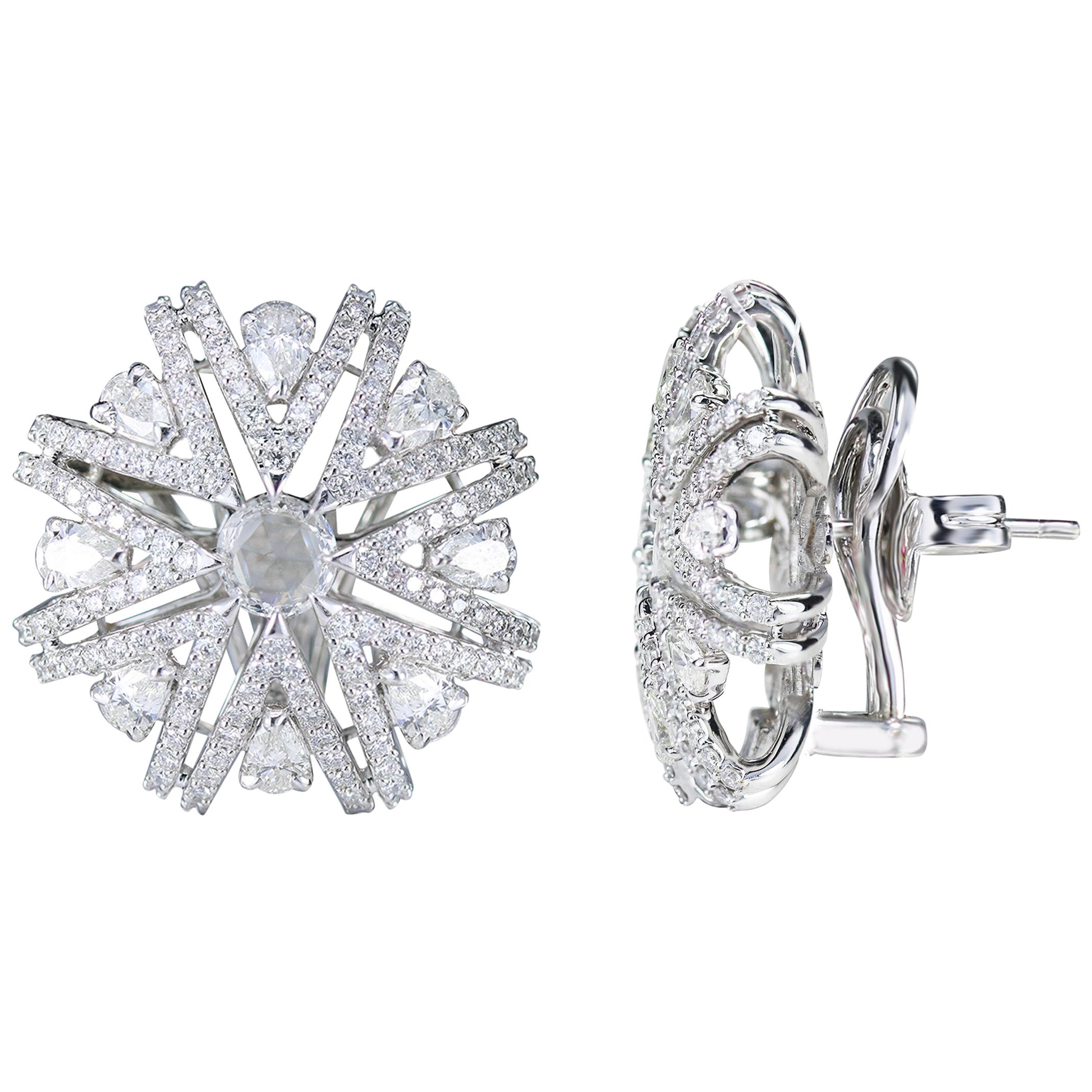 Studio Rêves Snowflakes Stud Earrings in 18 Karat White Gold and Diamonds For Sale