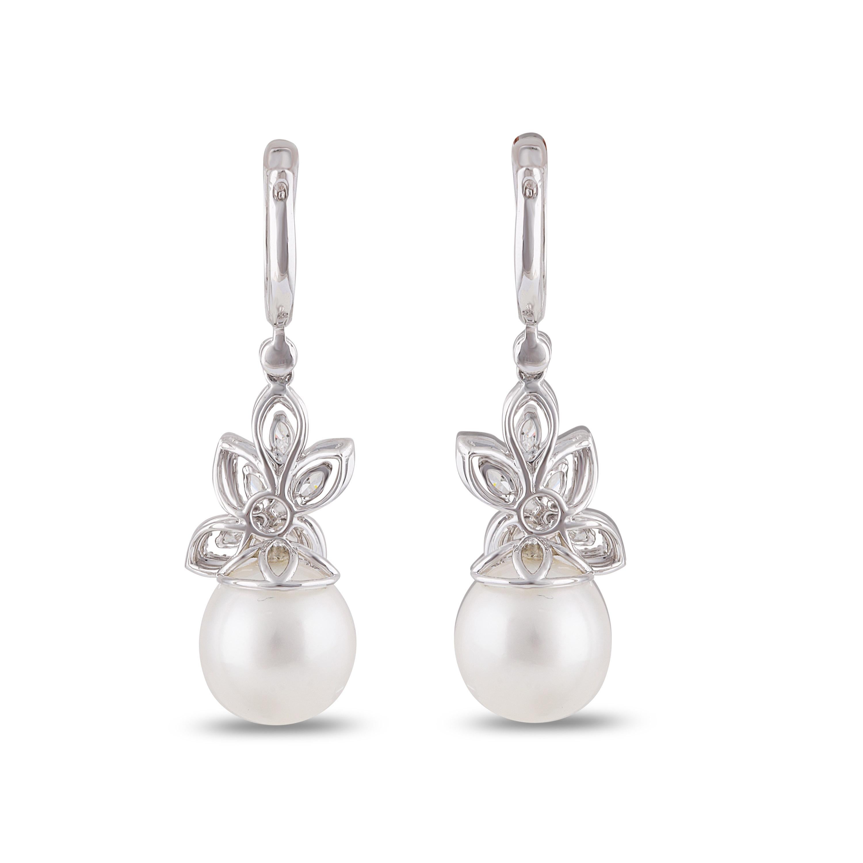 Round Cut Studio Rêves Star Shaped Diamond and Pearl Drop Earrings in 18 Karat Gold