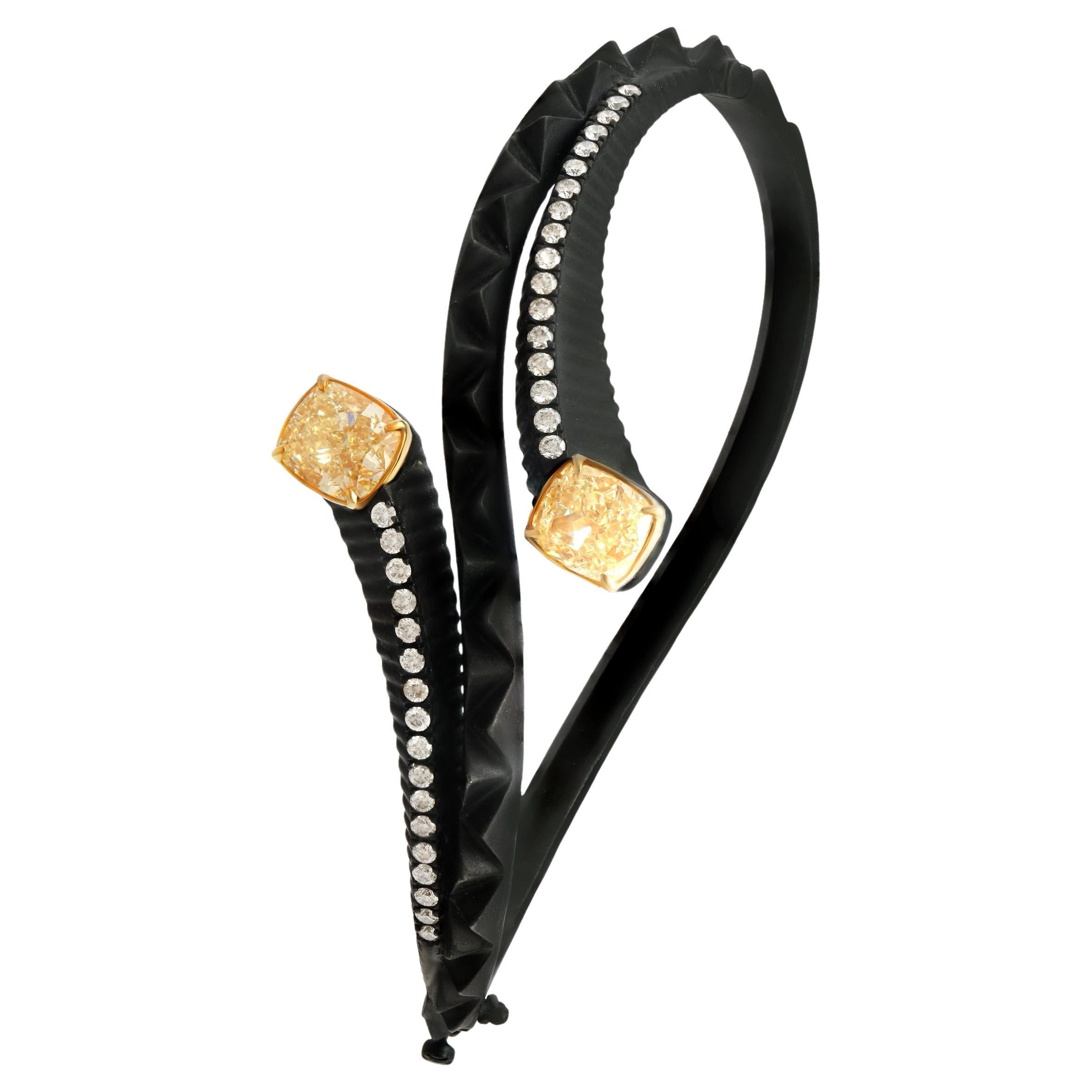 Studio Rêves Bracelet "Symphony" diamant coussin en or 18K et titane