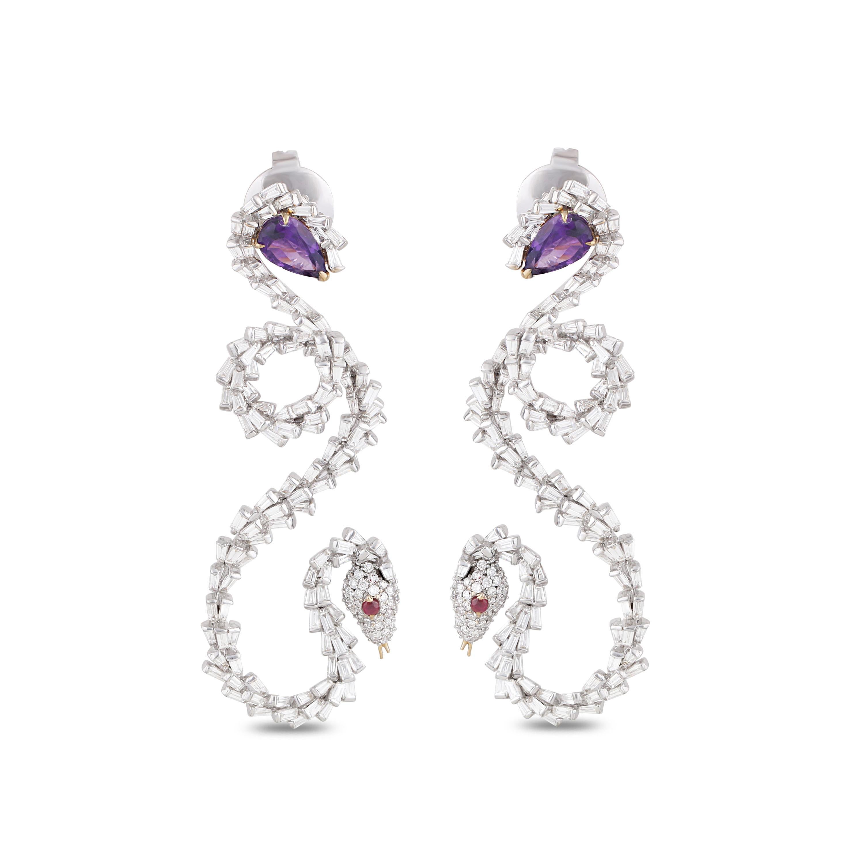 Contemporary Studio Rêves Tapered Diamond Dangling Earrings in 18 Karat Gold with Amethyst For Sale