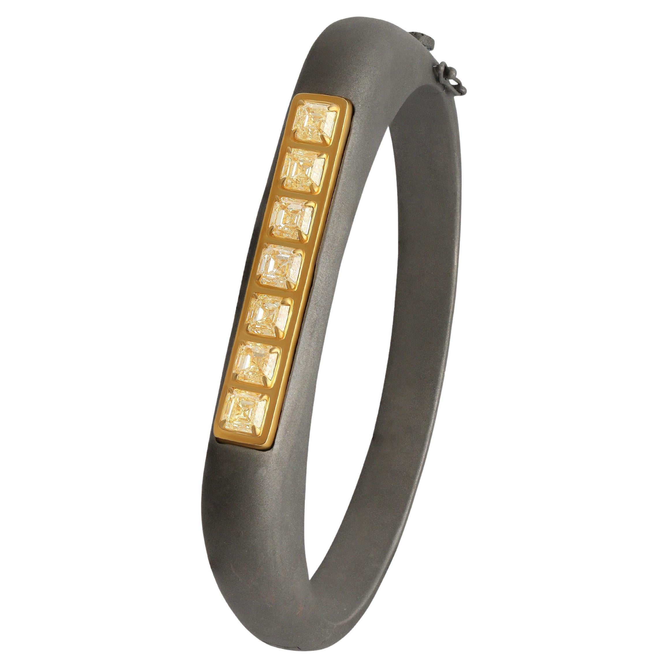 Studio Rêves Bracelet en or 18K et titane avec diamant asscher jaune en vente
