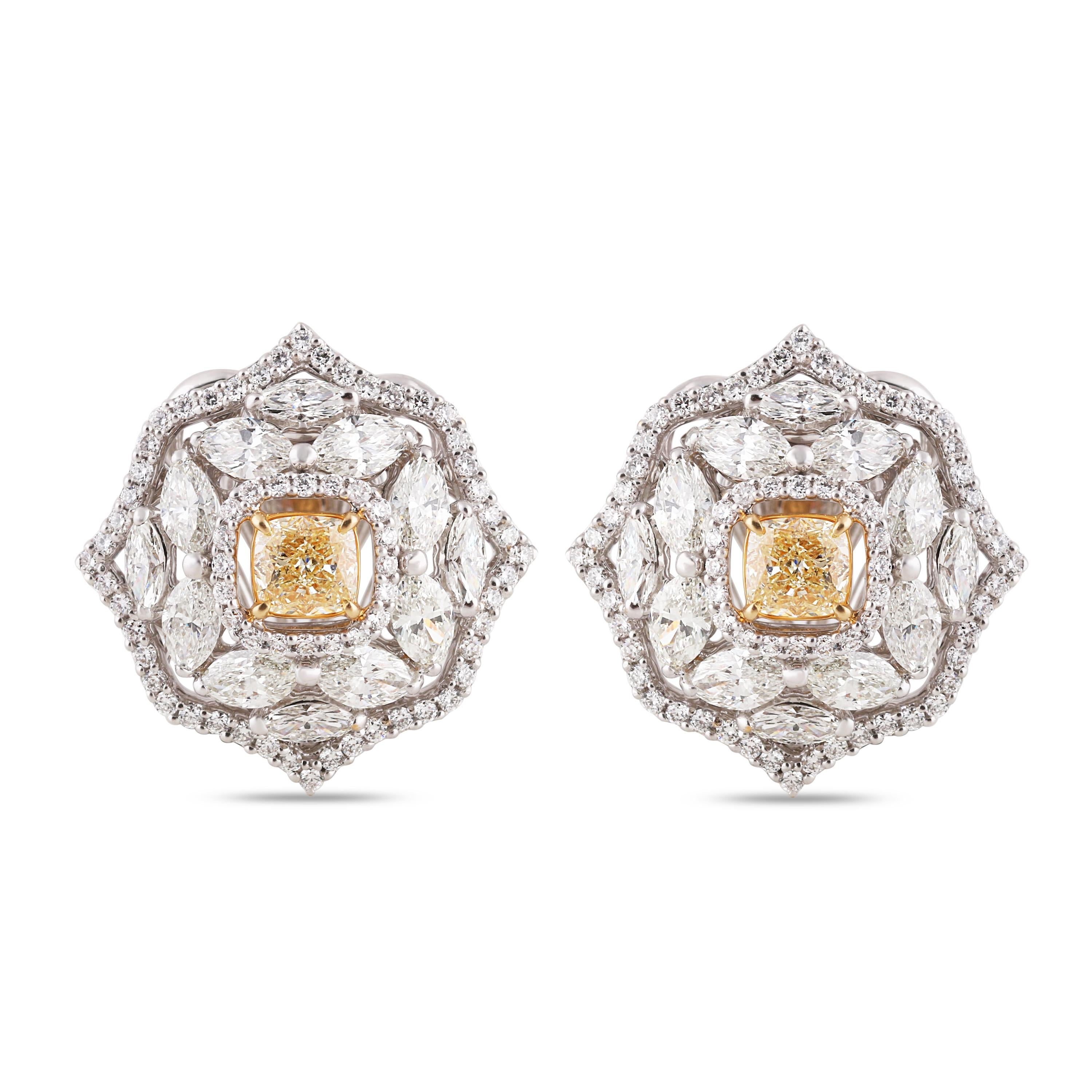 Women's Studio Rêves Yellow Cushion Diamonds and White Diamonds Earrings in 18K Gold For Sale