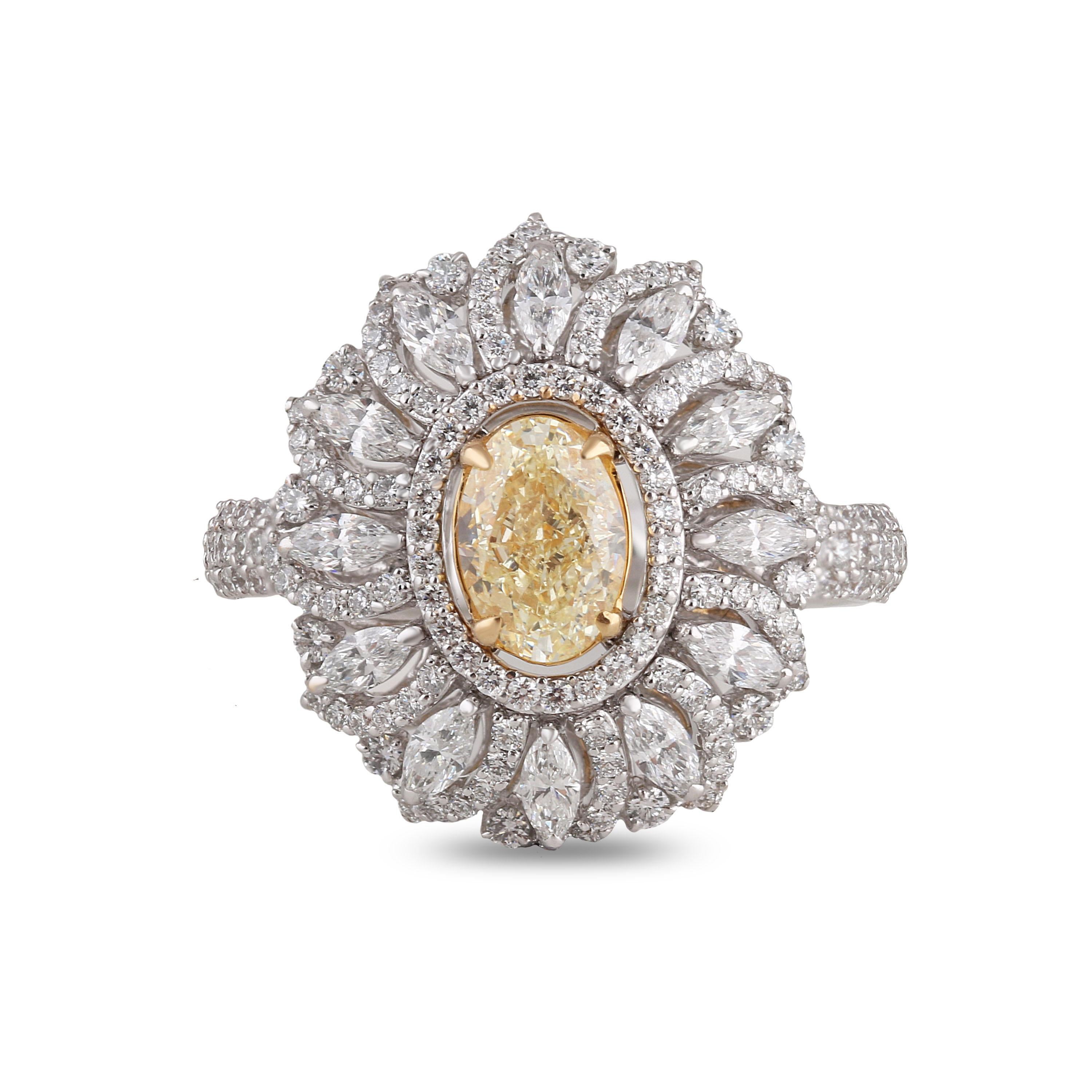Oval Cut Studio Rêves Yellow Diamond Sunrays Ring in 18 Karat Gold