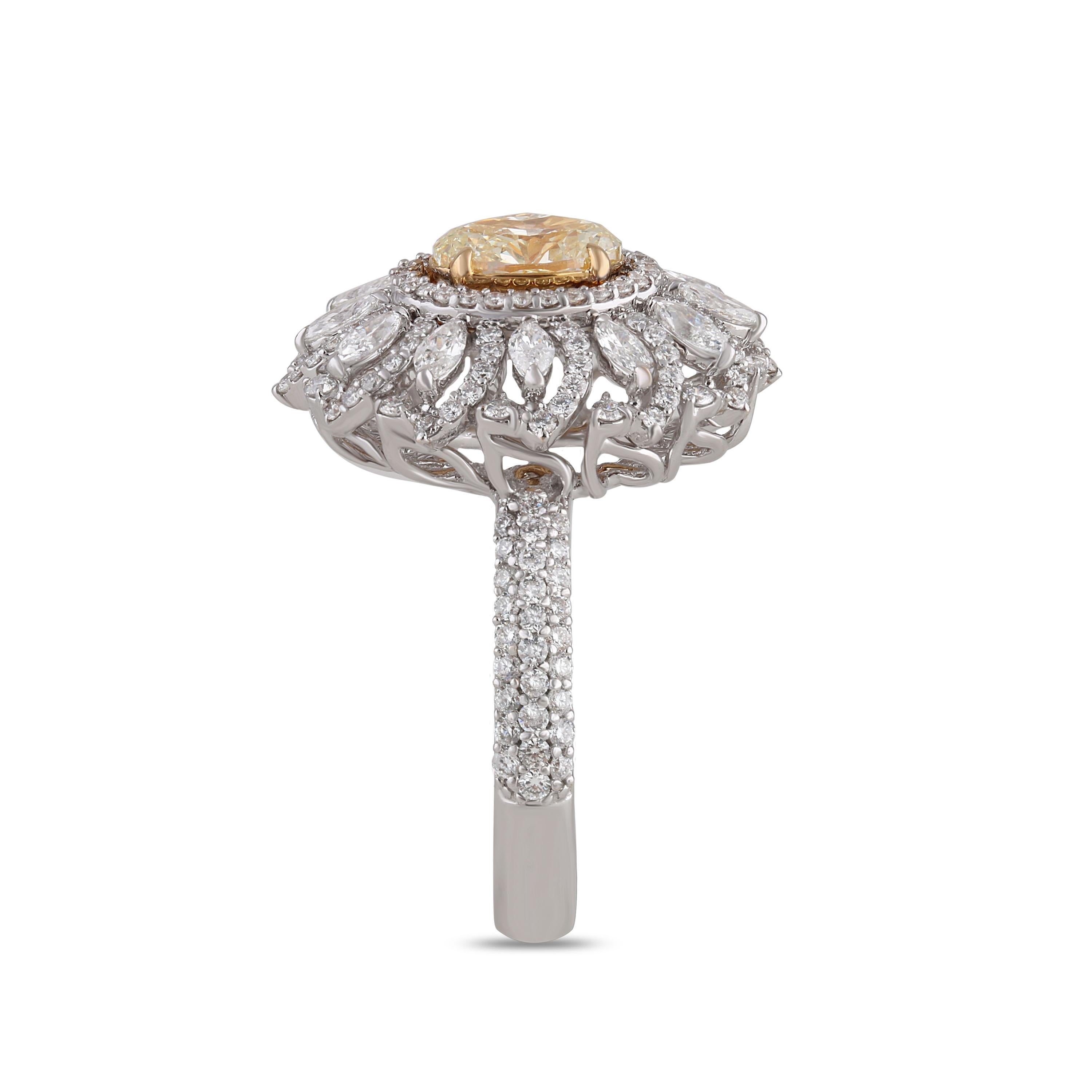 Studio Rêves Yellow Diamond Sunrays Ring in 18 Karat Gold In New Condition In Mumbai, Maharashtra