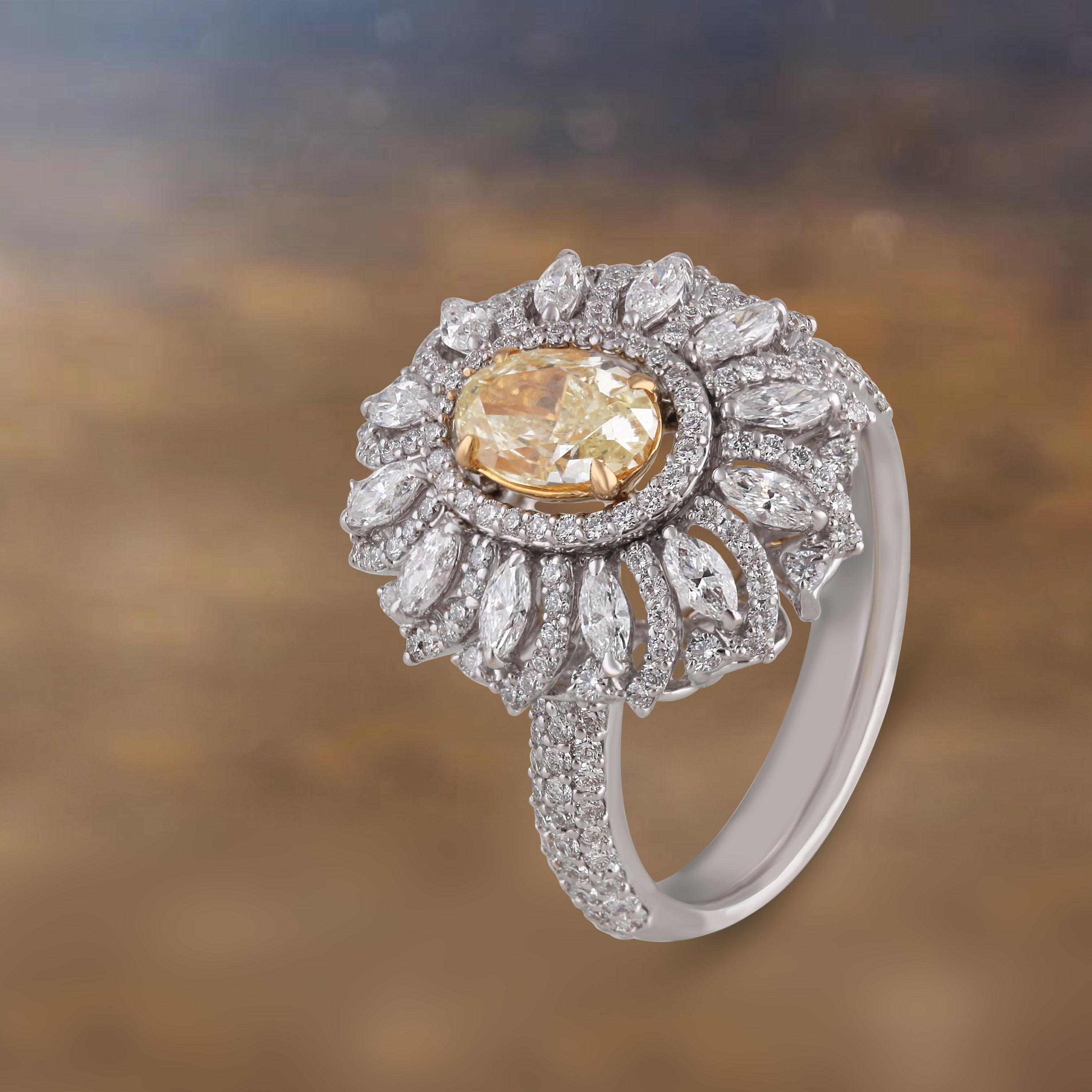 Studio Rêves Yellow Diamond Sunrays Ring in 18 Karat Gold 2