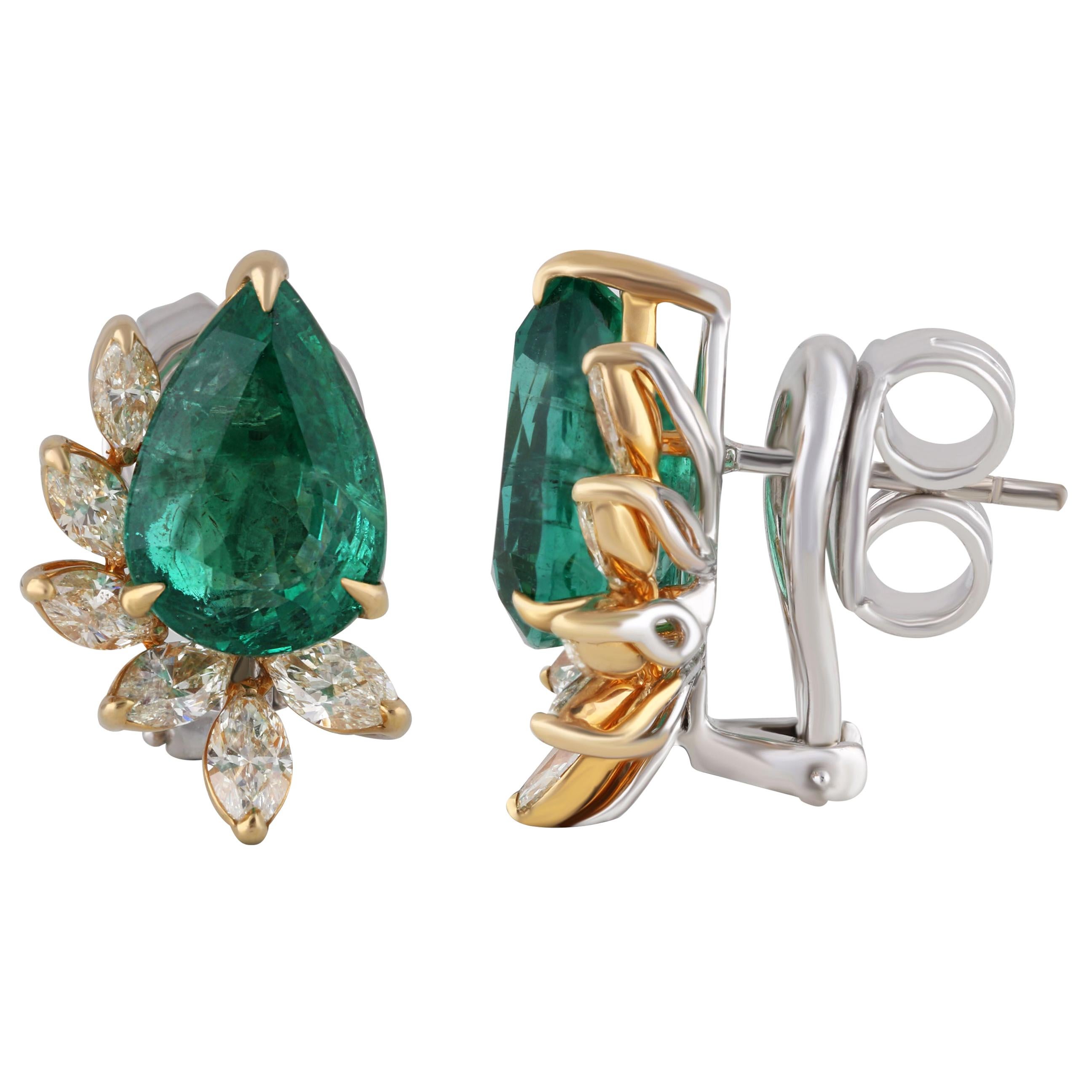 Studio Rêves Yellow Diamonds and Emerald Stud Earrings in 18 Karat Gold For Sale