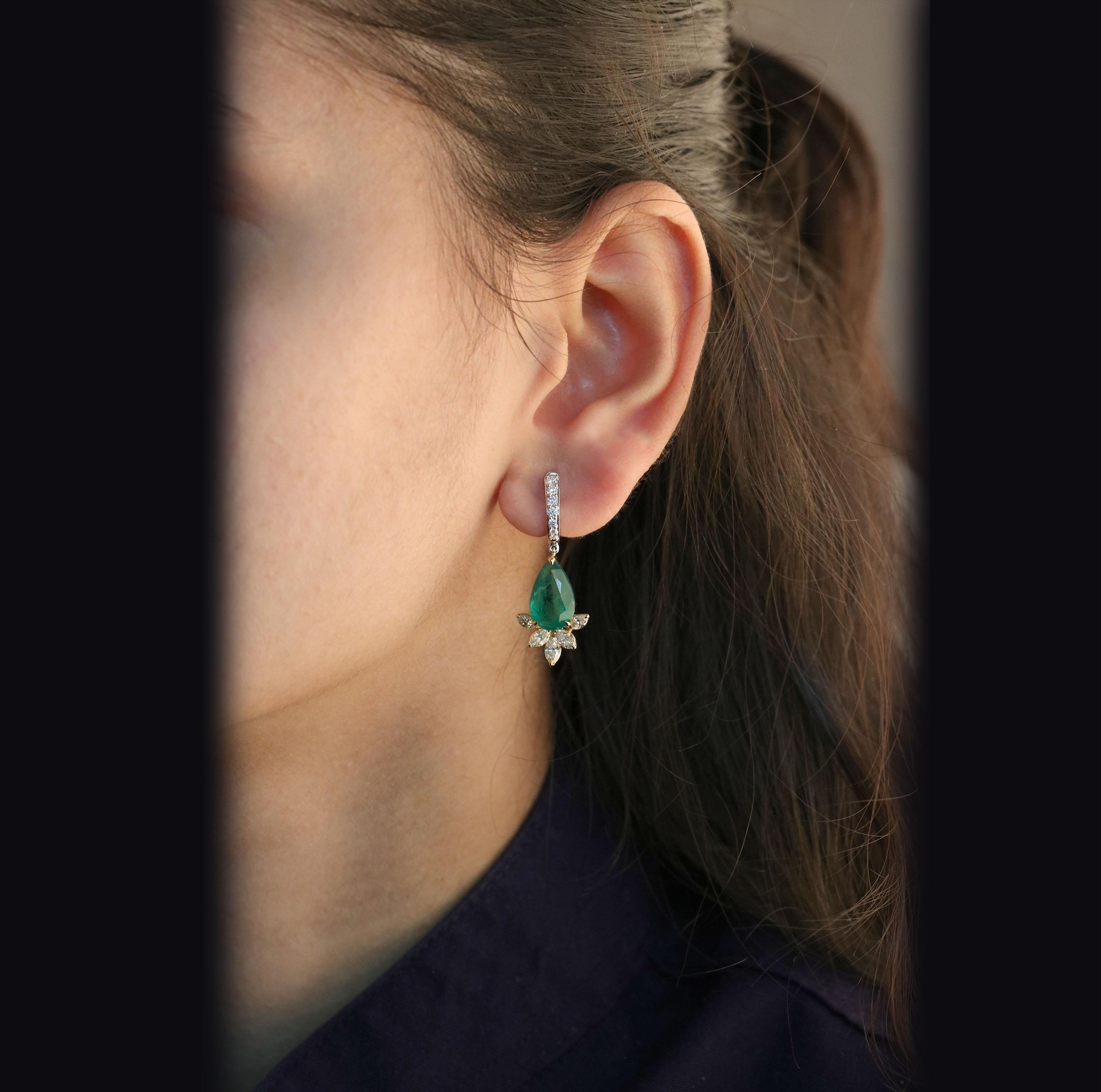 Modern Studio Rêves Yellow Marquise and Emeralds Drop Earrings in 18 Karat Gold For Sale