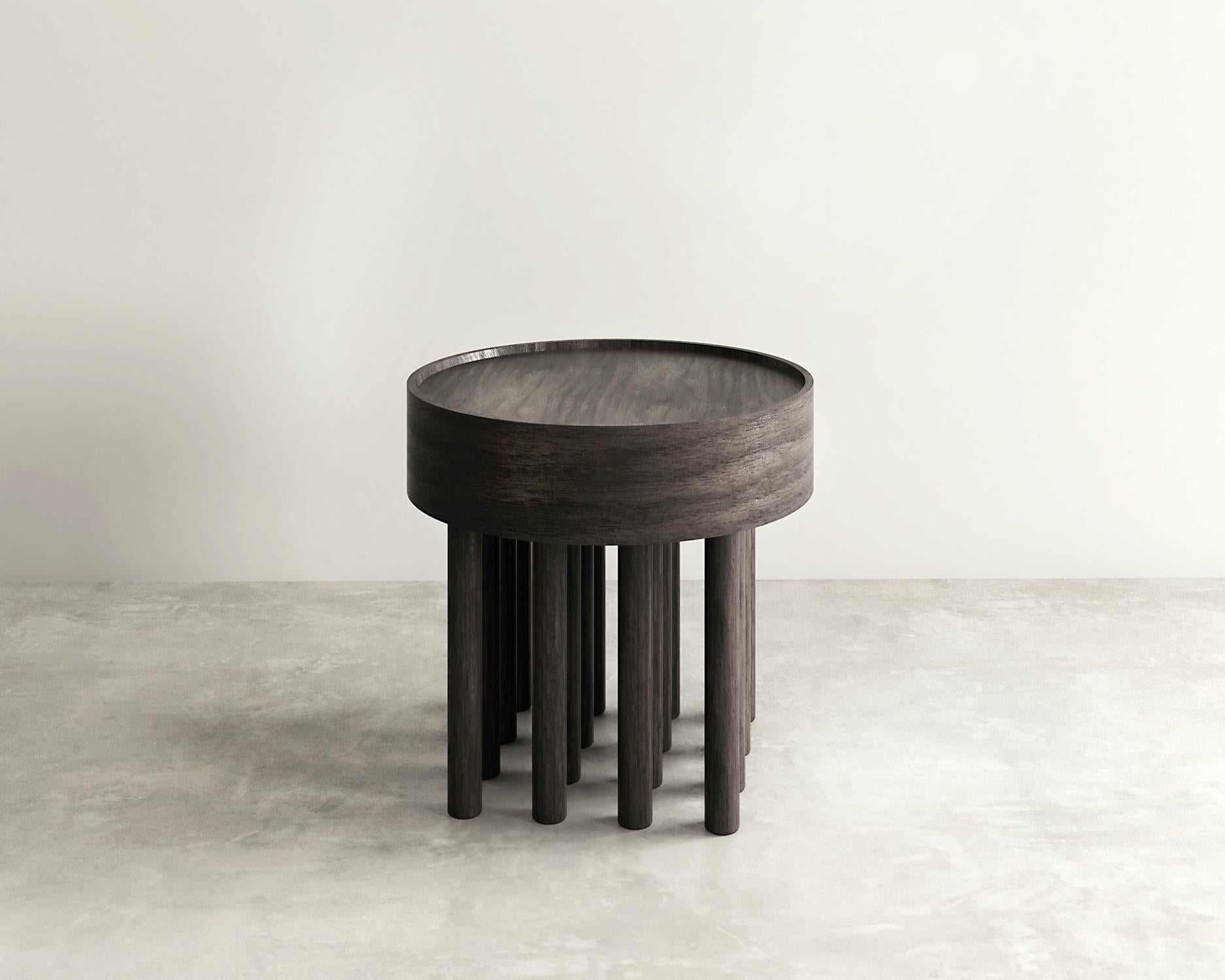 Table d'appoint Studio par Studio Uwe Gaertner
Dimensions : Ø 50 x H 48 cm : Ø 50 x H 48 cm.
Matériaux : Chêne.

DESIGN BY STUDIO UWE GAERTNER

La collection de meubles du Studio Uwe Gaertner est une fusion harmonieuse de glamour et de réduction.