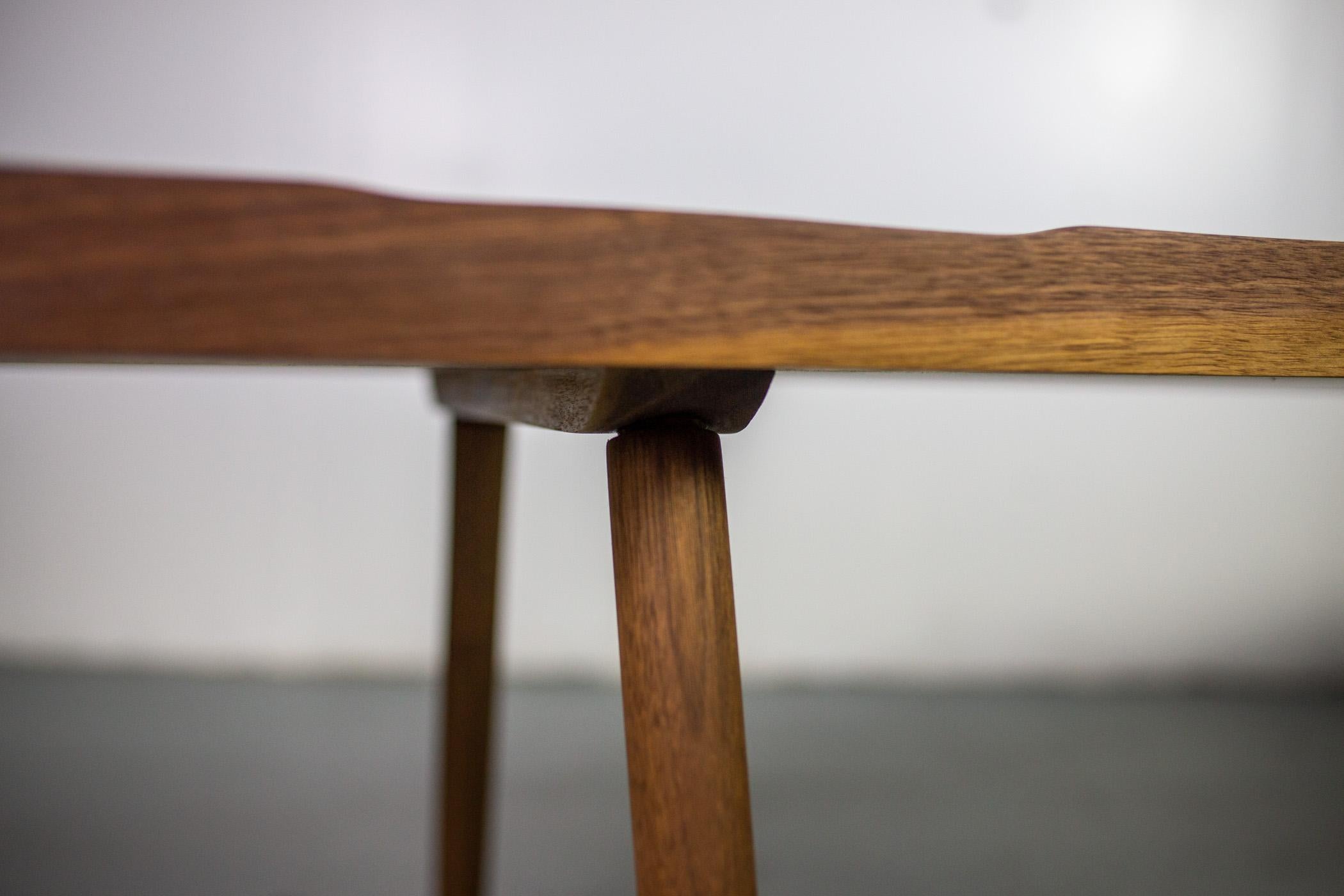 XXI secolo e contemporaneo Studio Slat Bench di Michael Rozell USA 2020 in noce e intarsi in Oak bianco in vendita