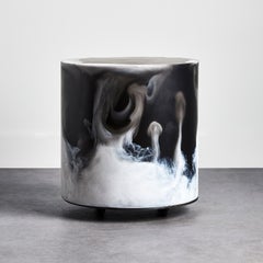 Studio Sturdy Chief Tavolino rotondo - Resina di marmo bianco e carbone