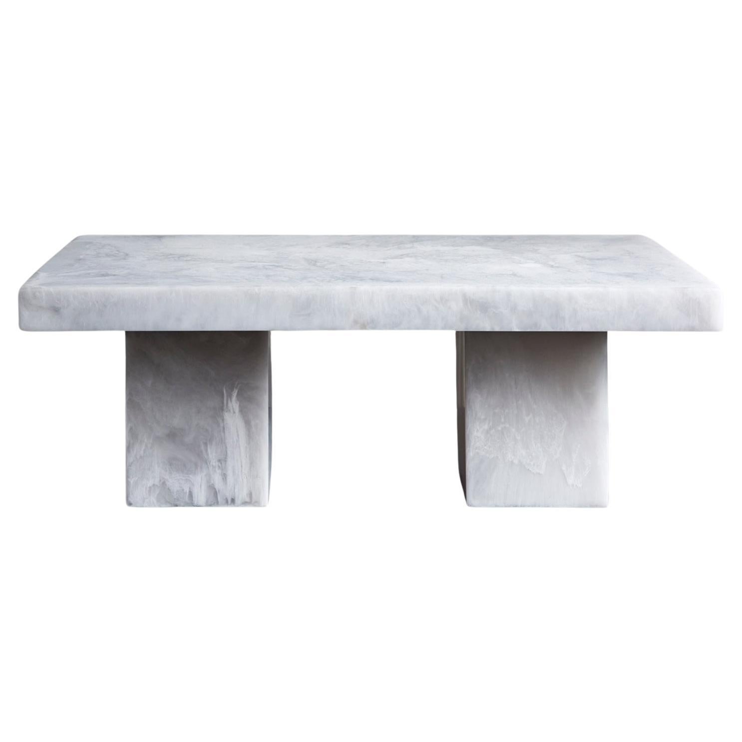Studio Sturdy Lions Coffee Table - Résine de marbre blanc en vente