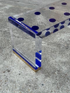 Studio Superego Moderner italienischer Couchtisch aus Plexiglas und Messing