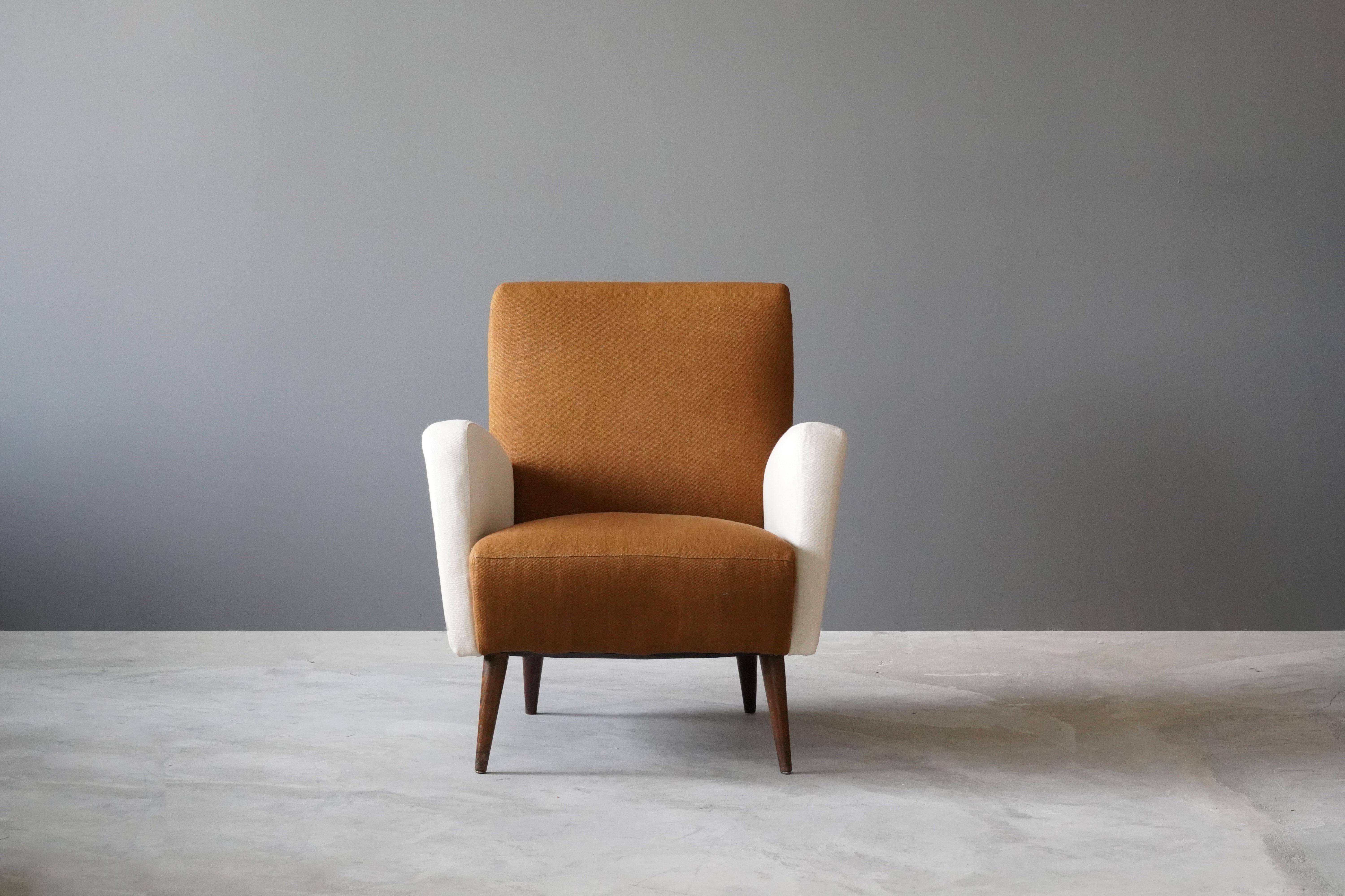 Mid-Century Modern Studio Tecnico Cassina, Lounge Chair, Walnut, Fabric, Italy, 1950s