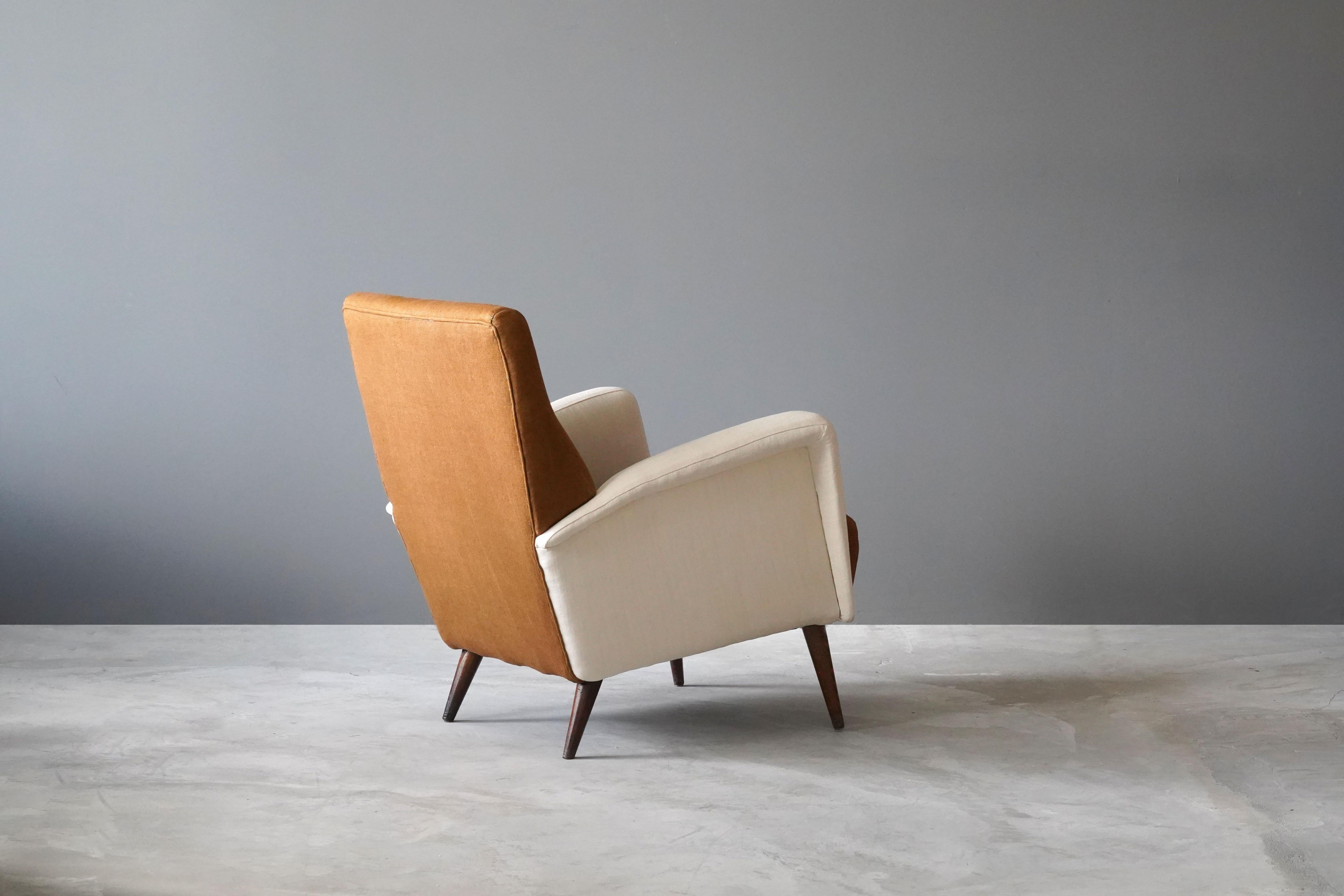 Studio Tecnico Cassina, Lounge Chair, Walnut, Fabric, Italy, 1950s In Good Condition In High Point, NC