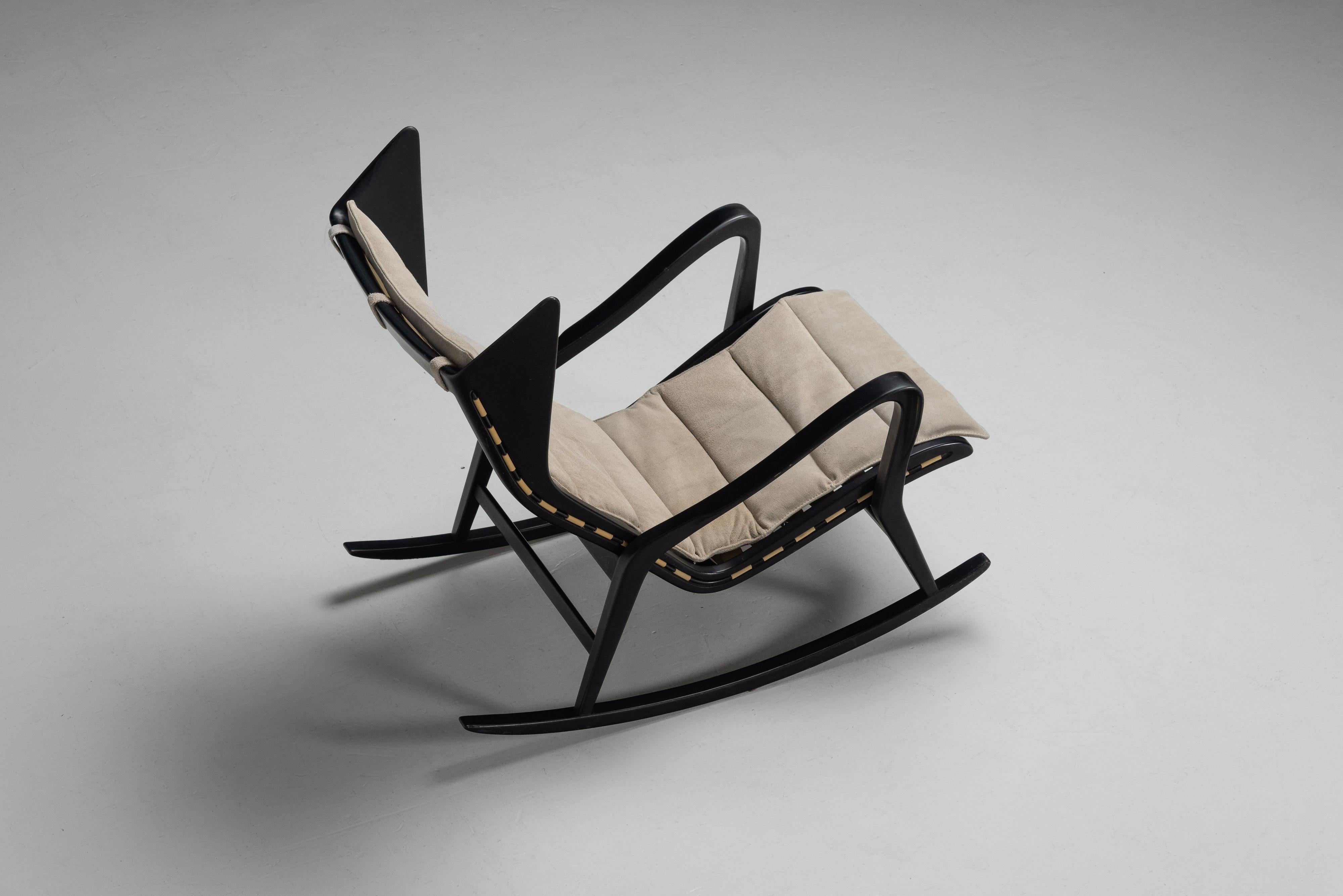 Studio Tecnico Cassina Schaukelstuhl hergestellt in Italien 1955 im Angebot 3