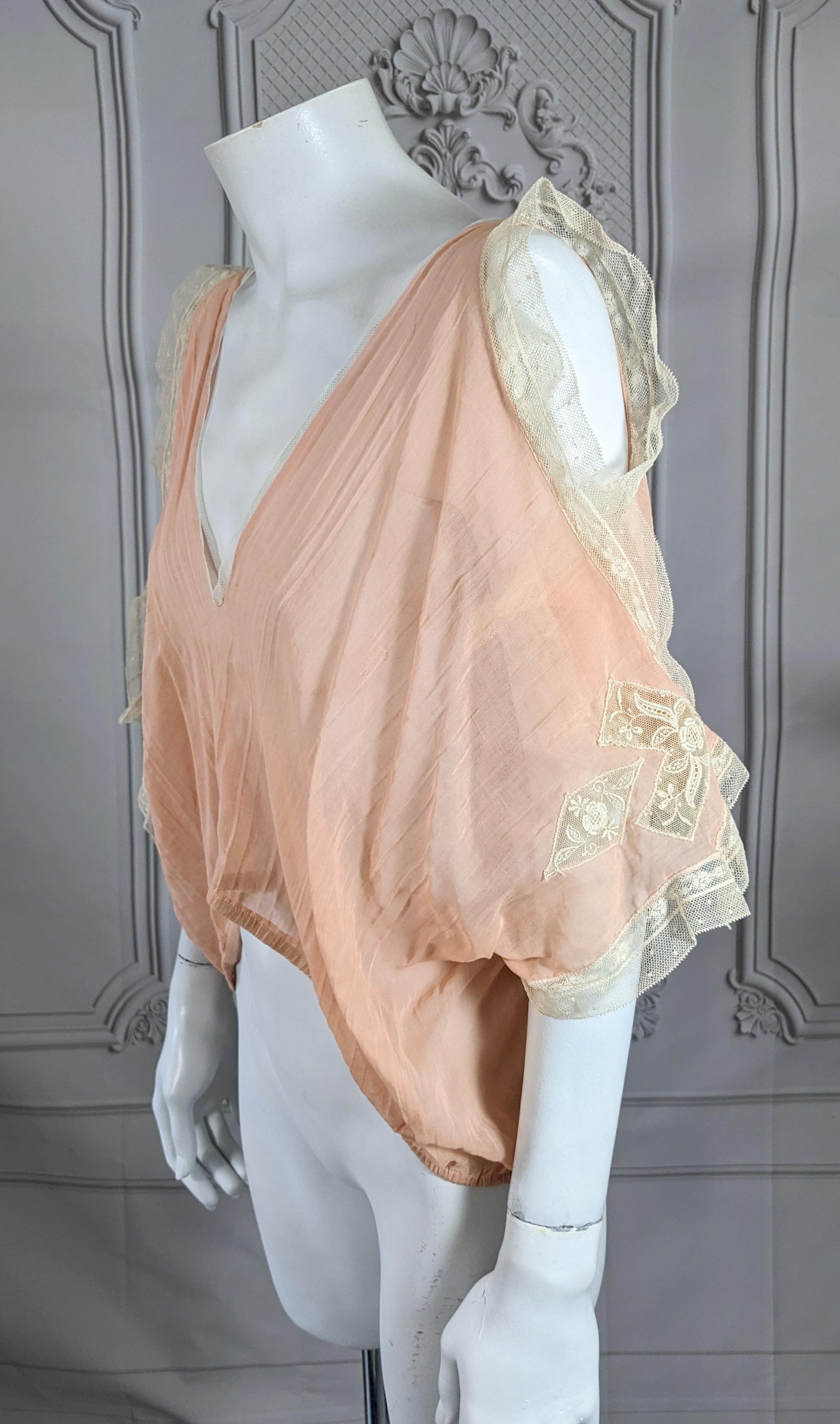 Beige Studio VL Top in batista con inserti in pizzo convertito in vendita