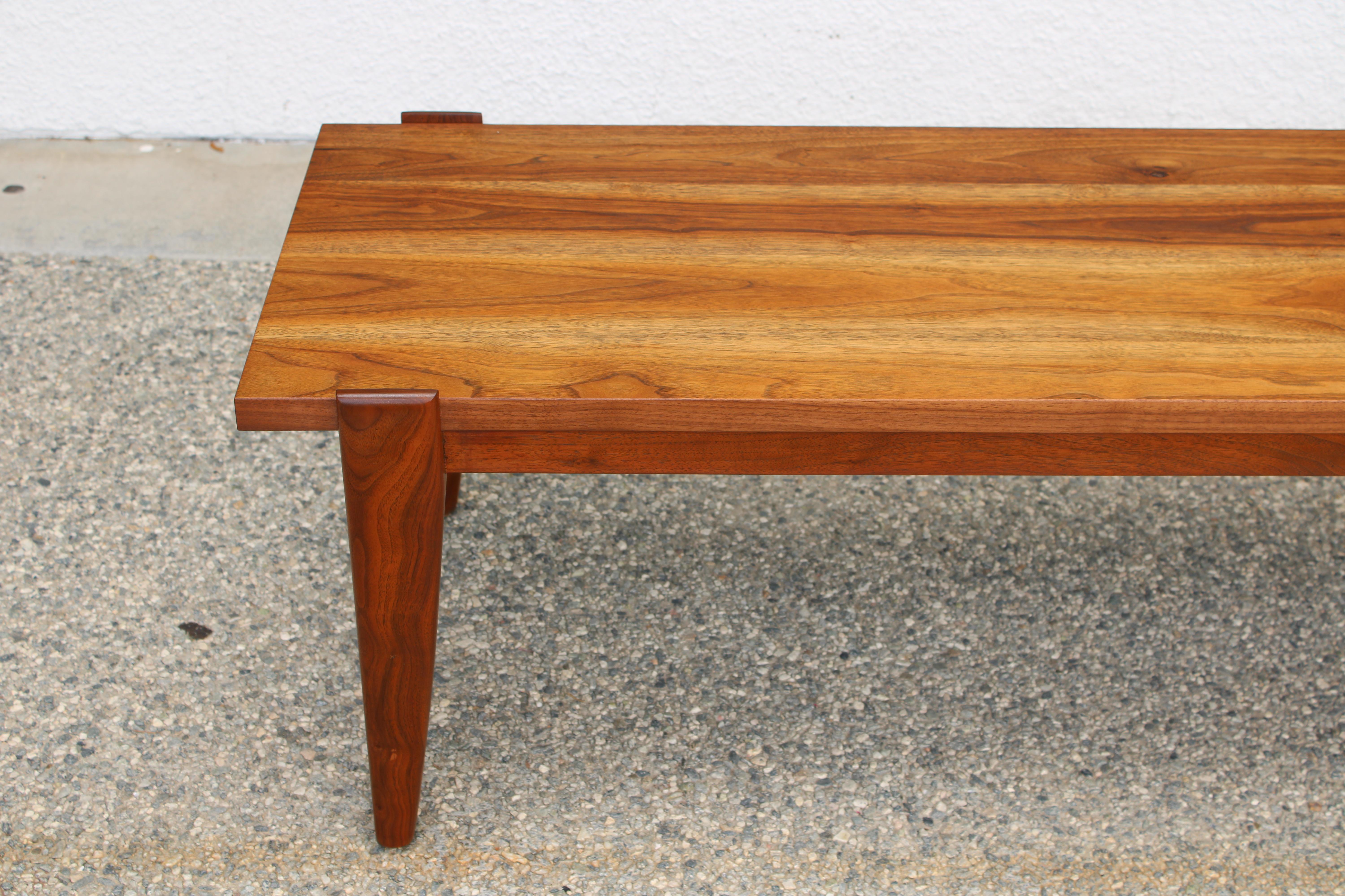 Studio Walnut Bench In Good Condition For Sale In Palm Springs, CA