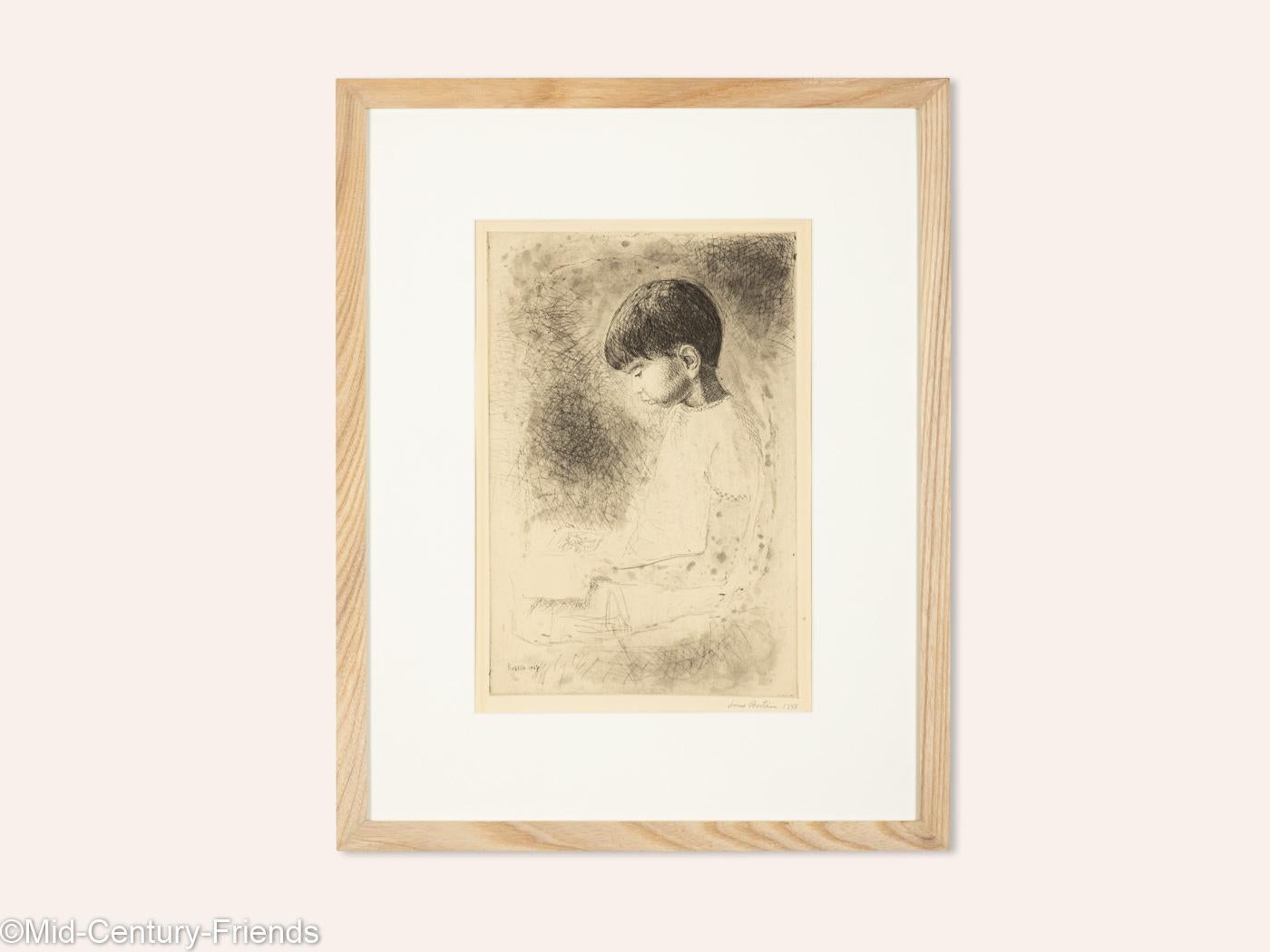 Louis BASTIN Study of a boy. This Etching shows the Portrait Study of a little boy. Handsigned and dated on 1948. Ready to hang. Framed with a passepartout in a handcrafted ash wood picture frame behind anti-reflective acrylic glass.
Size without