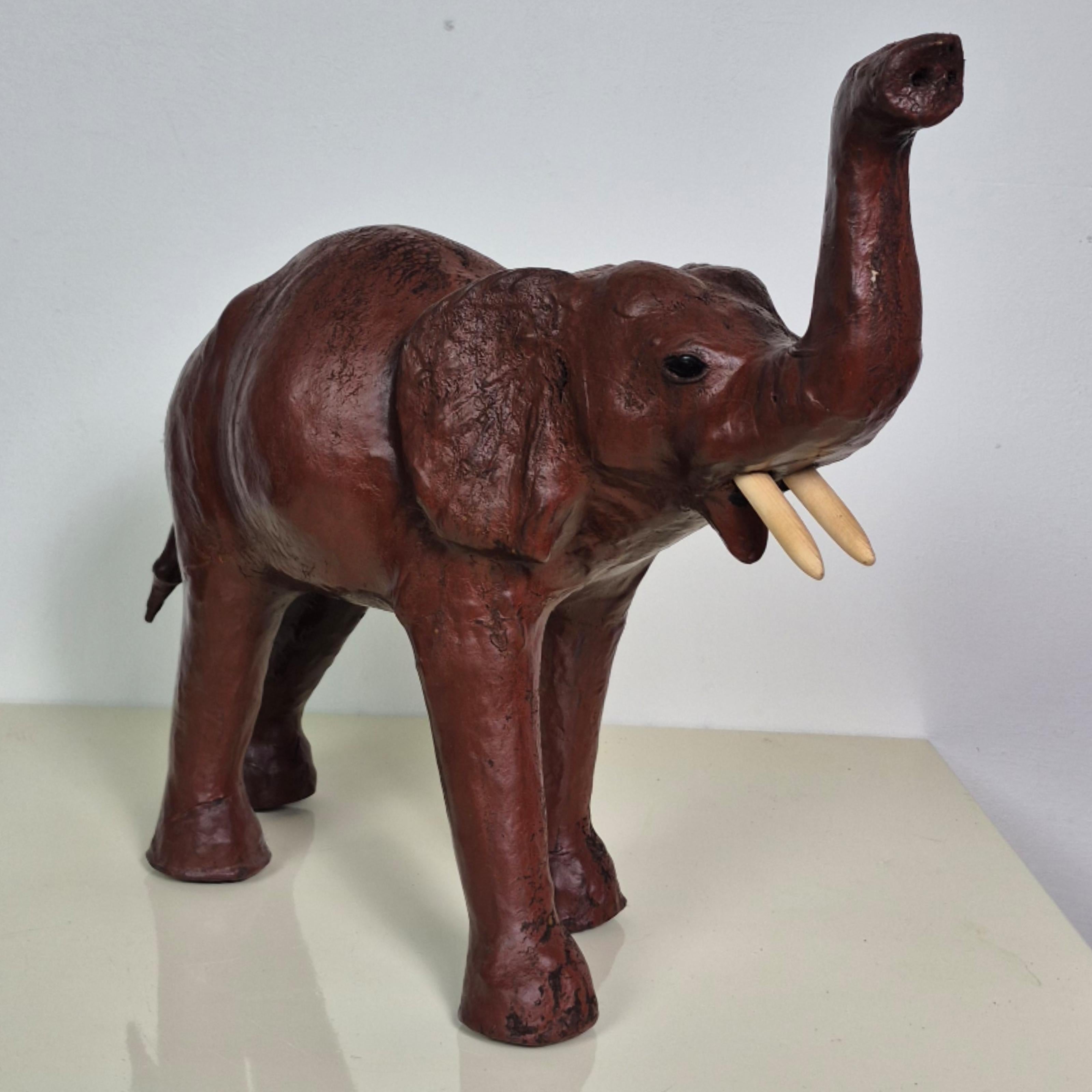 Stuffed elephant made from patinated leather, England 1970s in vendita 1