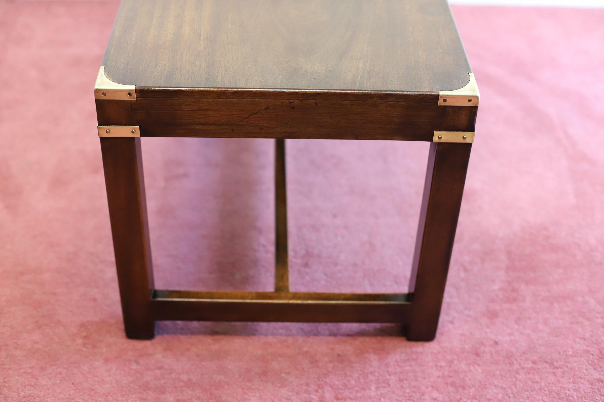 Stuning Harrods Military Campaign Oak&Brass Coffee Table In Good Condition For Sale In Crawley, GB