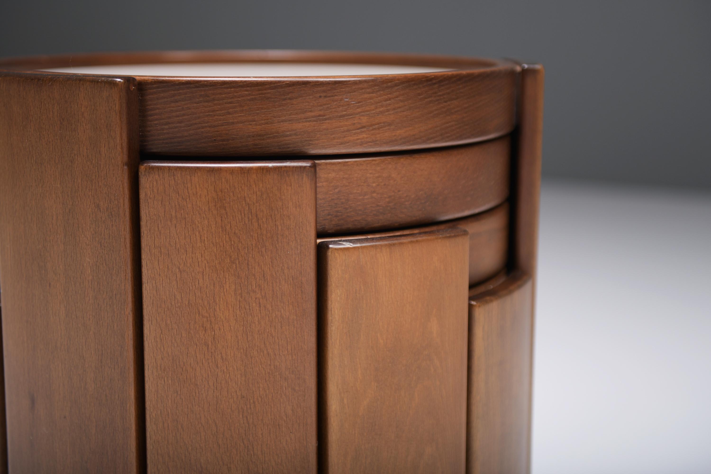Stunning Nesting tables 780 in walnut by Gianfranco Frattini for Cassina 9