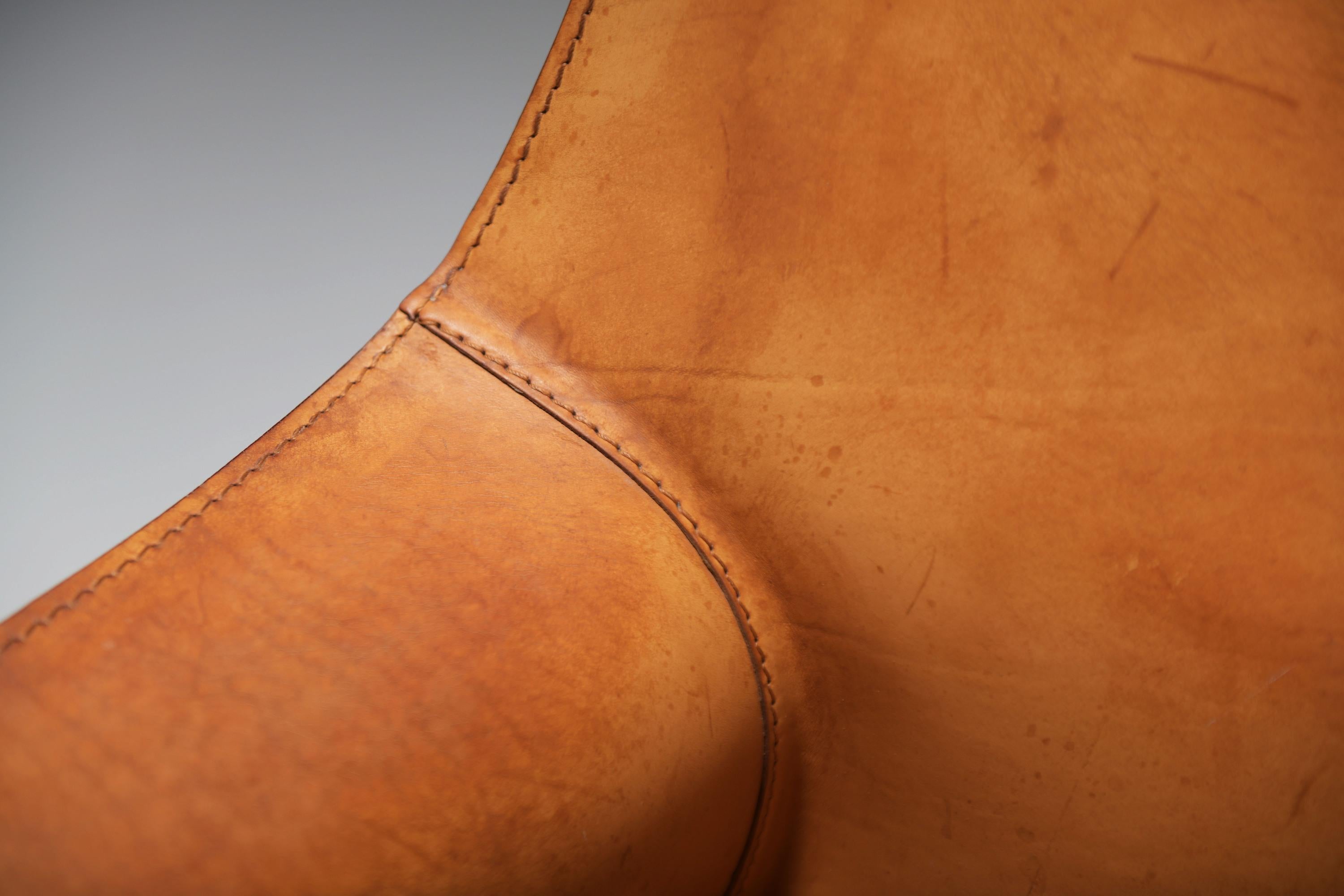 Stunning Cab 413 chairs in natural leather by Mario Bellini for CASSINA Italy For Sale 2