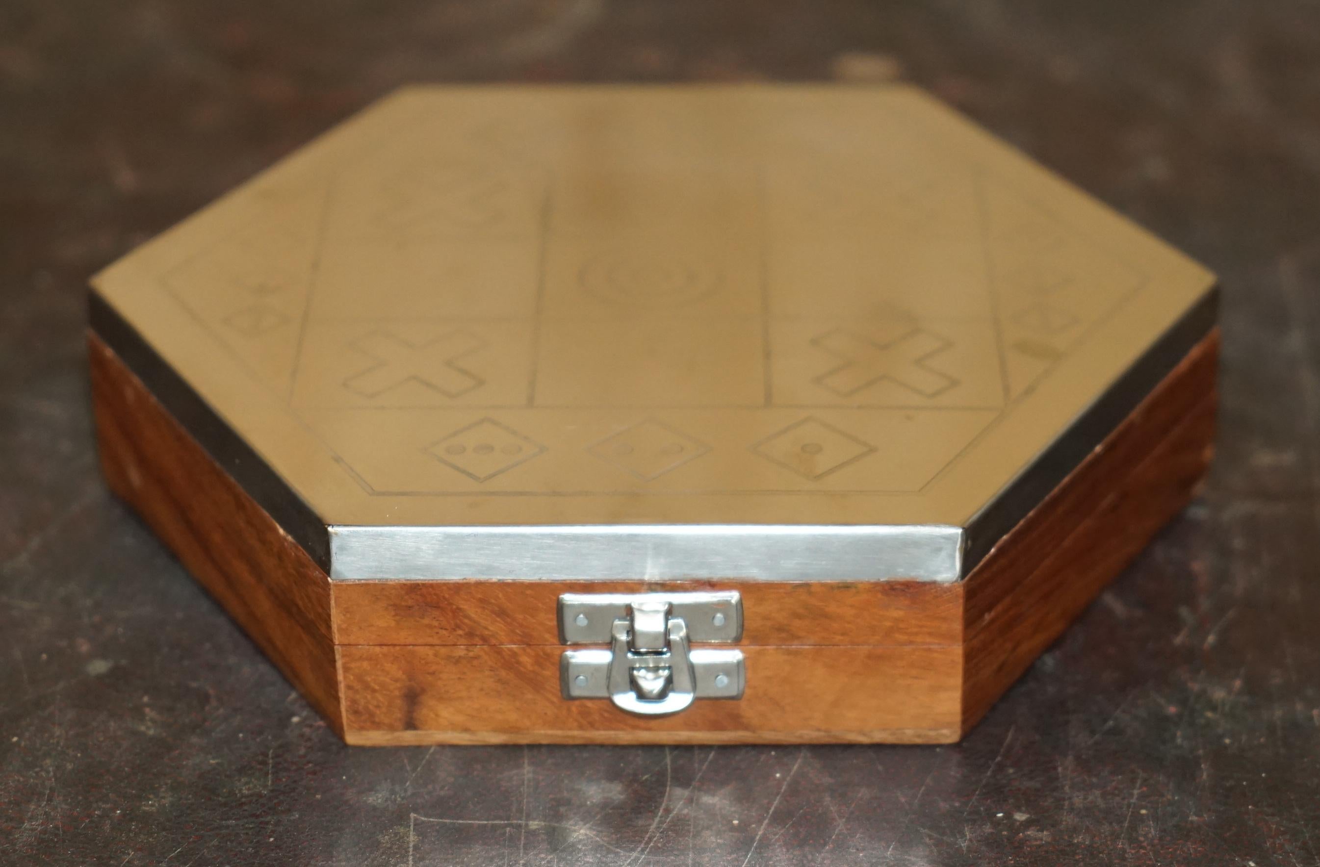Hand-Crafted STUNNIiNG VINTAGE CHROME TOPPED NOUGHTS & CROSSES & POKER DICE GAME TIC TAC TOE