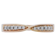 Superbe bague en or rose 18 carats sertie de 0,11 carat de diamants pavés