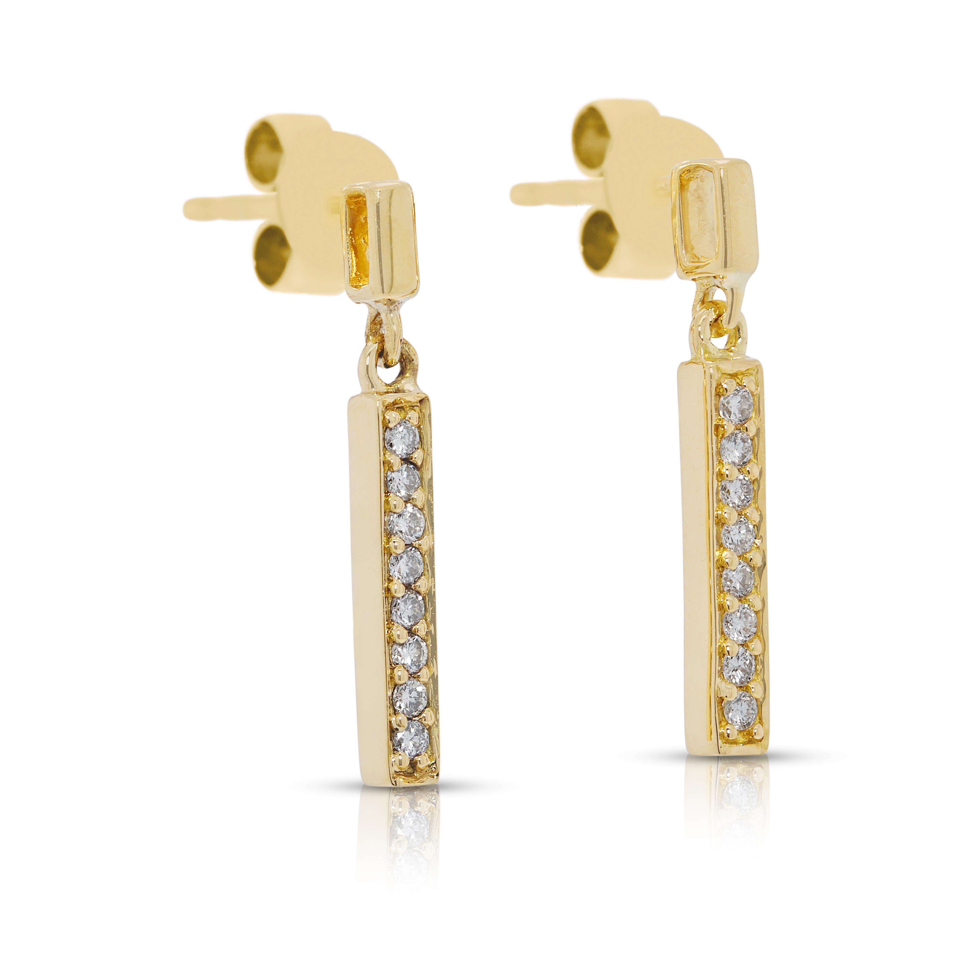 Taille ronde Boucles d'oreilles pendantes en or jaune 18 carats avec diamant naturel de 0,11 ct. en vente