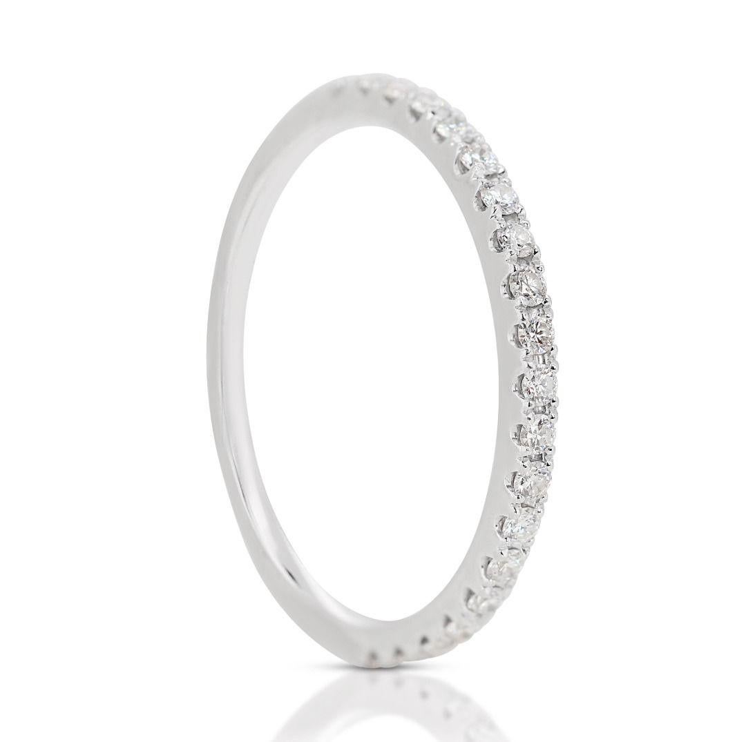 Stunning 0.15ct Half Eternity Diamond Platinum Ring In New Condition For Sale In רמת גן, IL