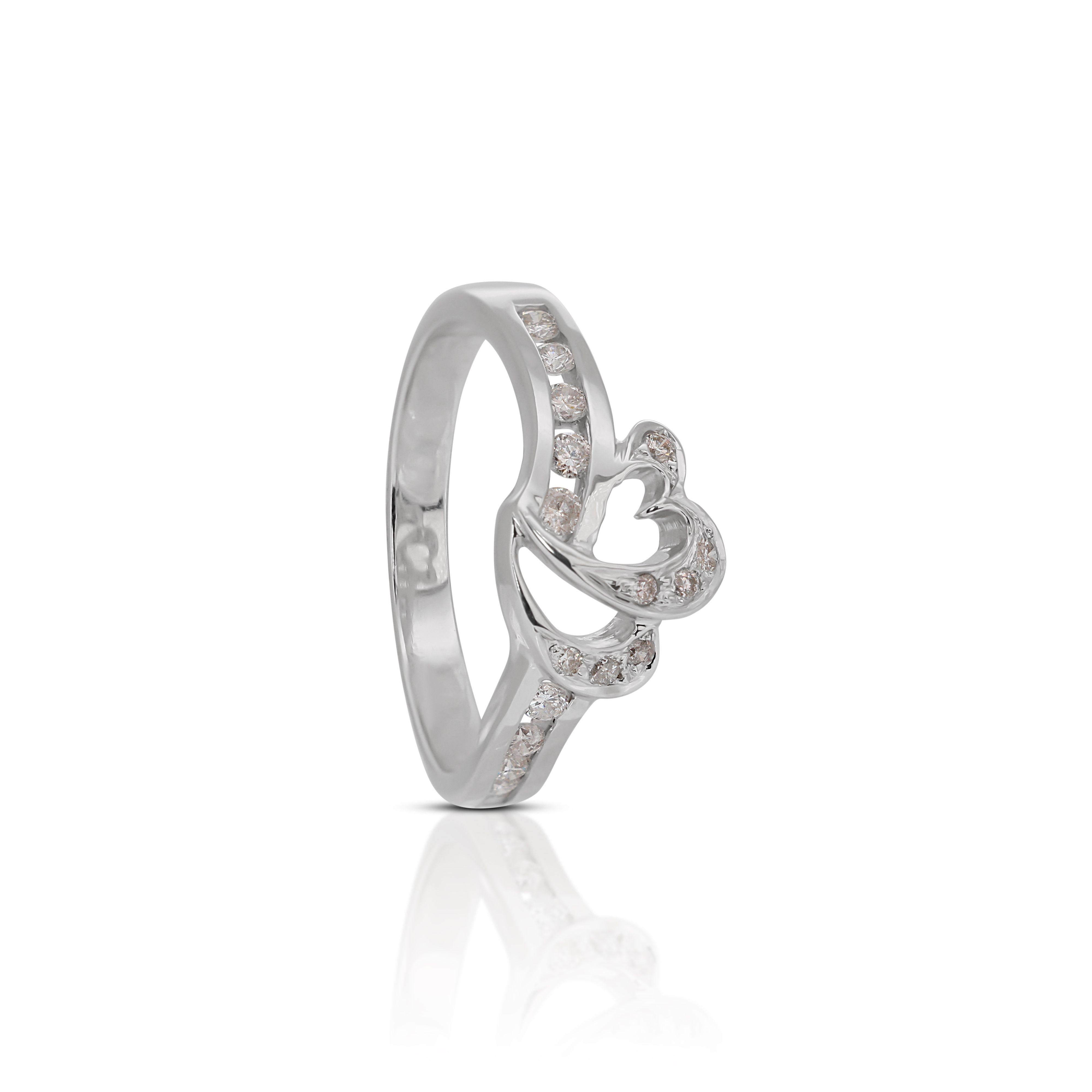 Stunning 0.25ct Heart-shaped Diamond Ring For Sale 1