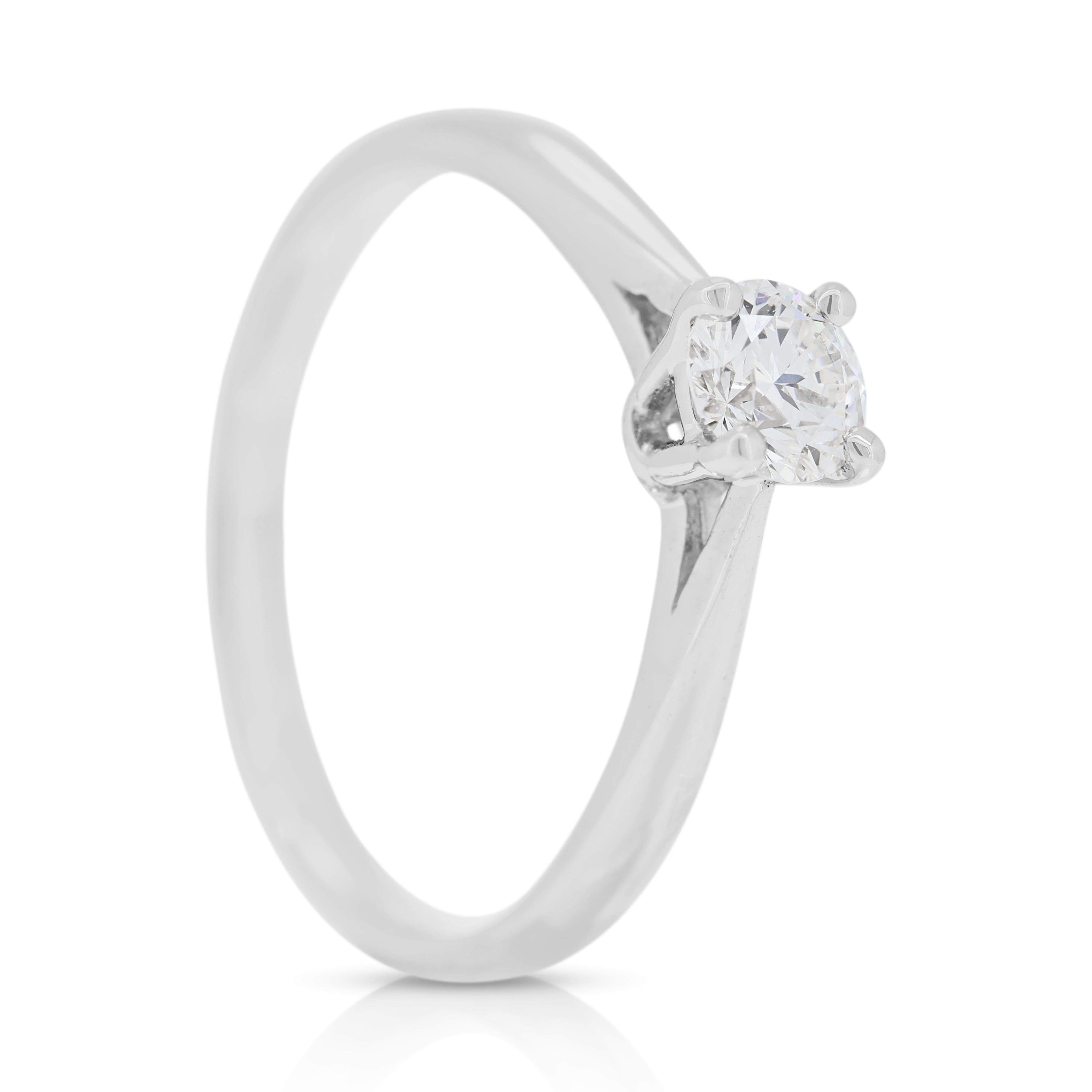Stupendo anello con diamante solitario da 0,27 carati in platino - certificato GIA in vendita 2