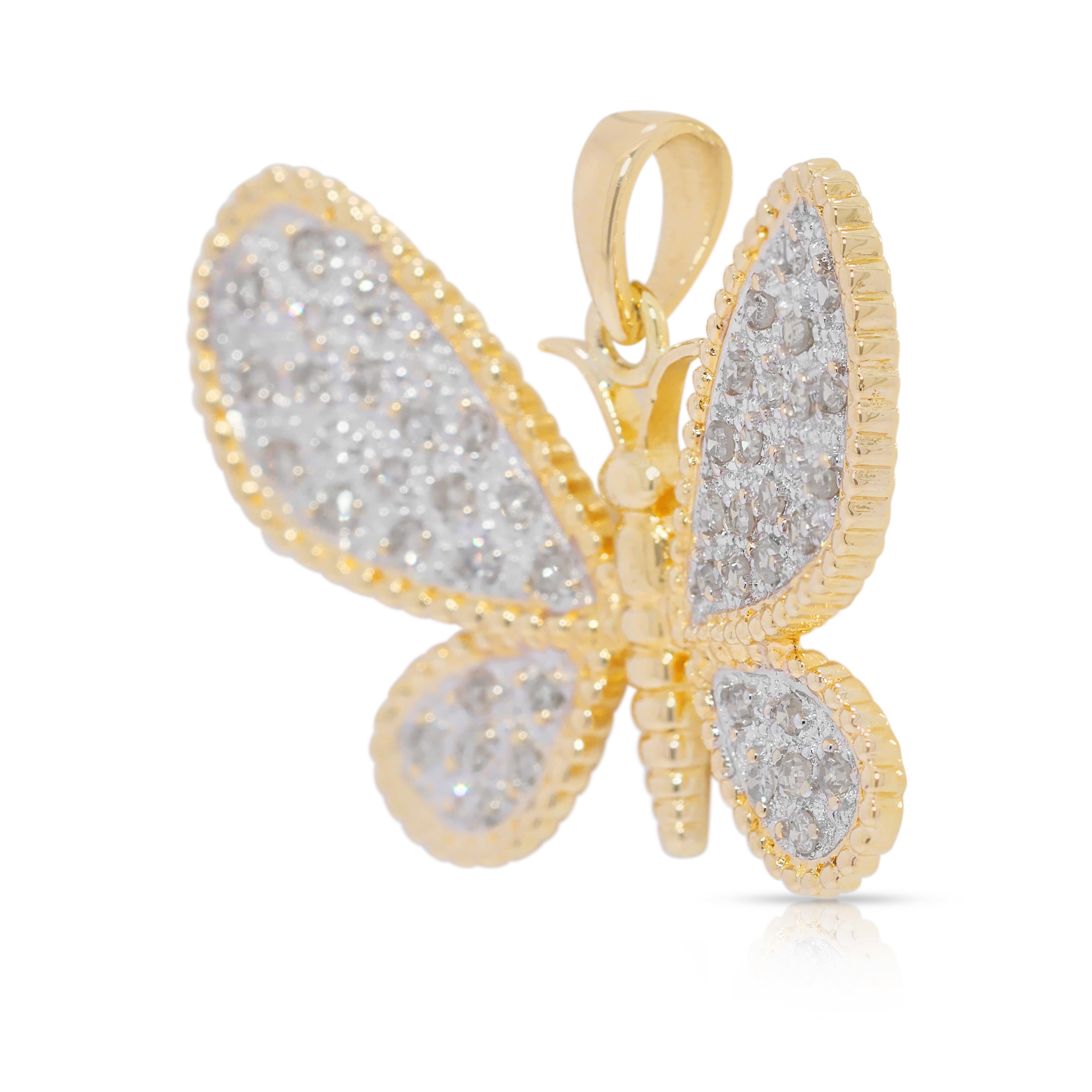 Taglio rotondo Splendido ciondolo a forma di farfalla con diamante naturale da 0,30 carati in oro giallo 14K in vendita