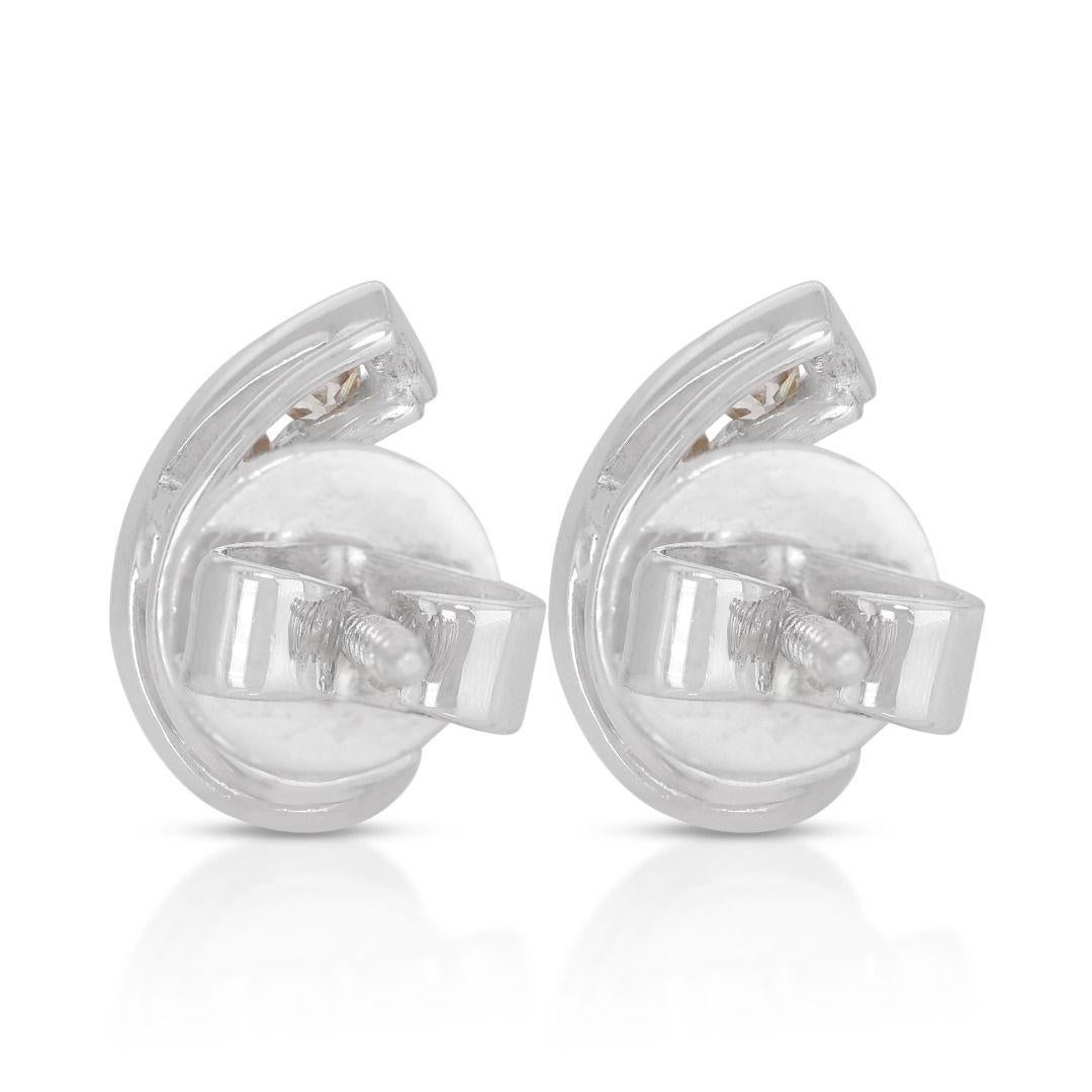 Atemberaubende 0,30 Karat Turmalin-Pavé-Ohrringe mit seitlichen Diamanten im Angebot 2